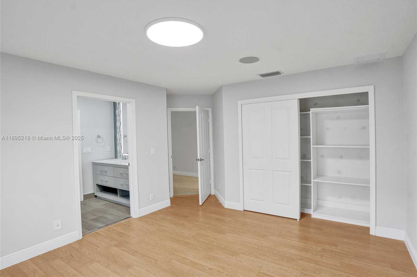 Small Image of 2715 EDGEWATER CT, Weston Number 41