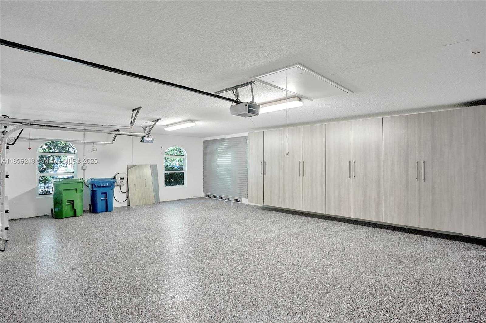 Small Image of 2715 EDGEWATER CT, Weston Number 46
