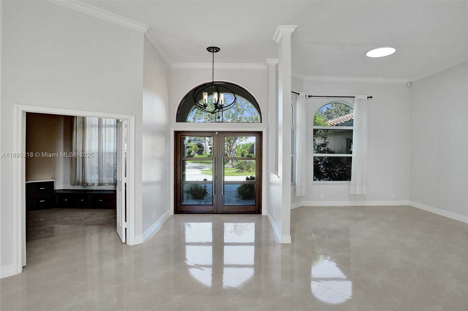 Small Image of 2715 EDGEWATER CT, Weston Number 5