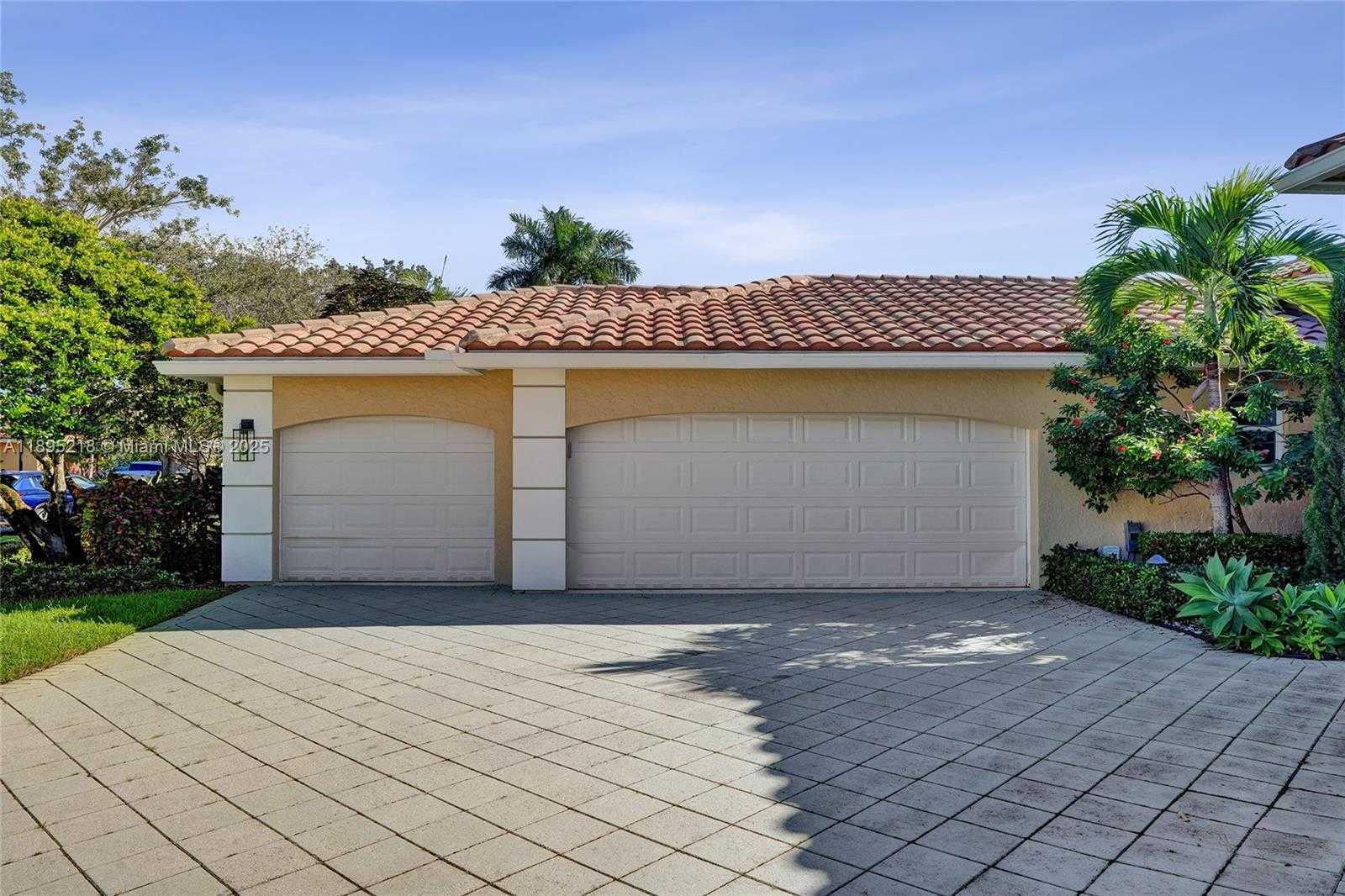 Small Image of 2715 EDGEWATER CT, Weston Number 51