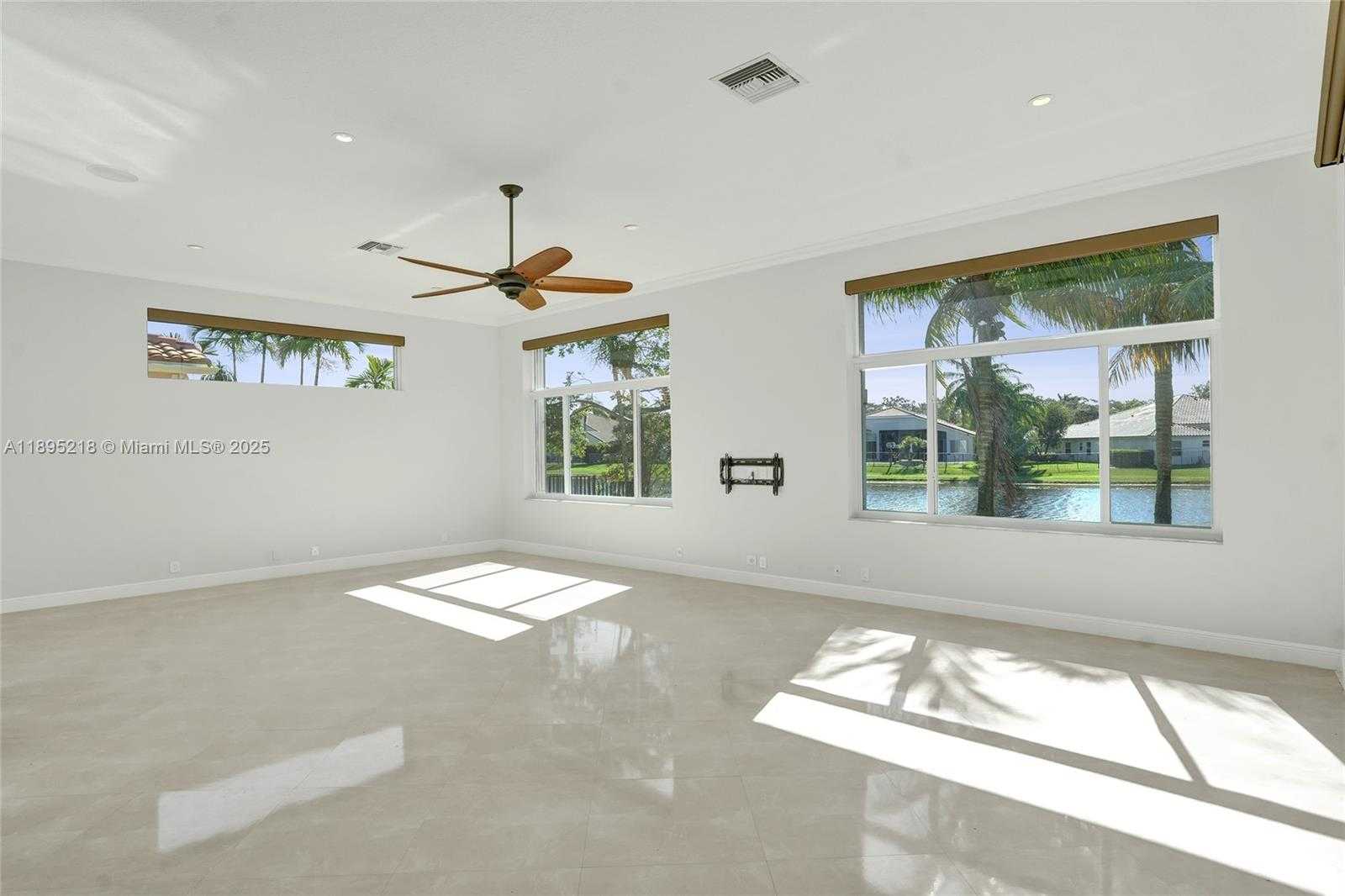 Small Image of 2715 EDGEWATER CT, Weston Number 52