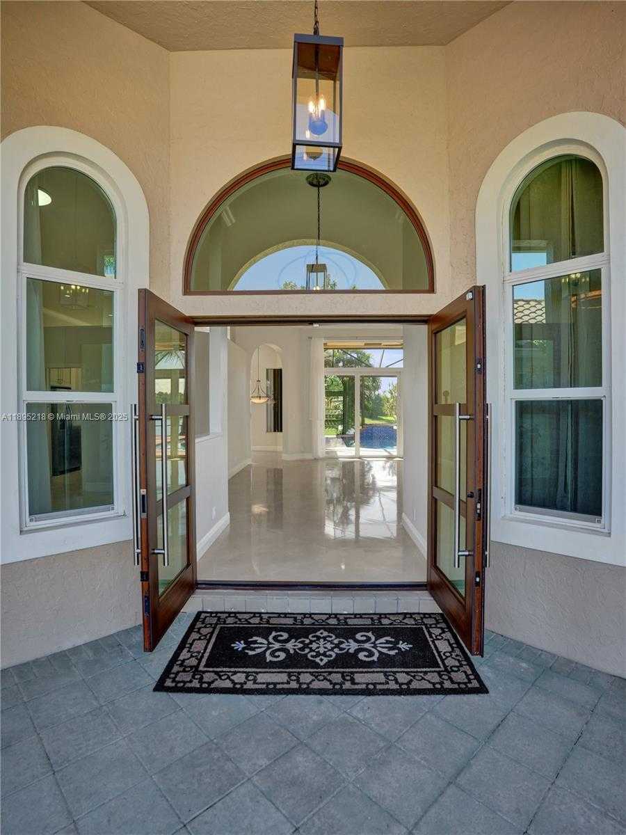 Small Image of 2715 EDGEWATER CT, Weston Number 56