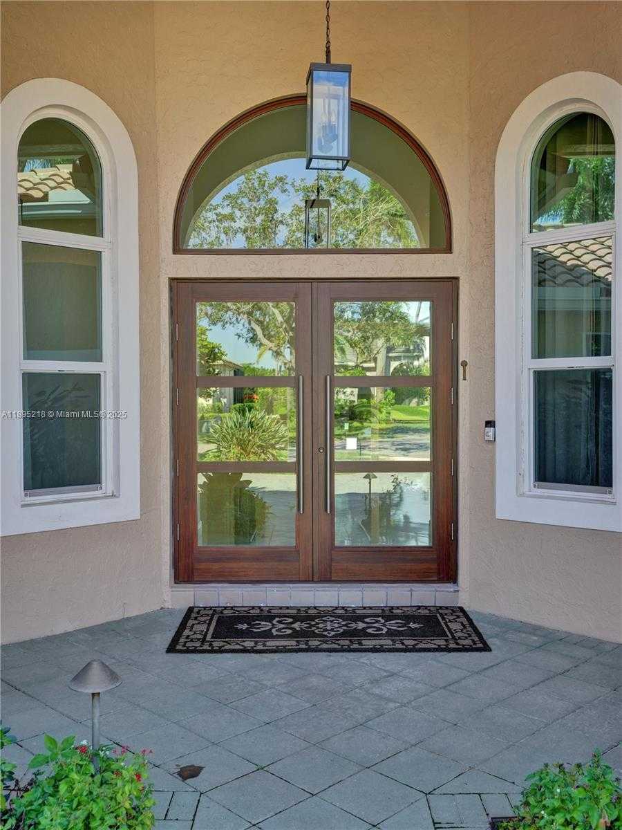 Small Image of 2715 EDGEWATER CT, Weston Number 57