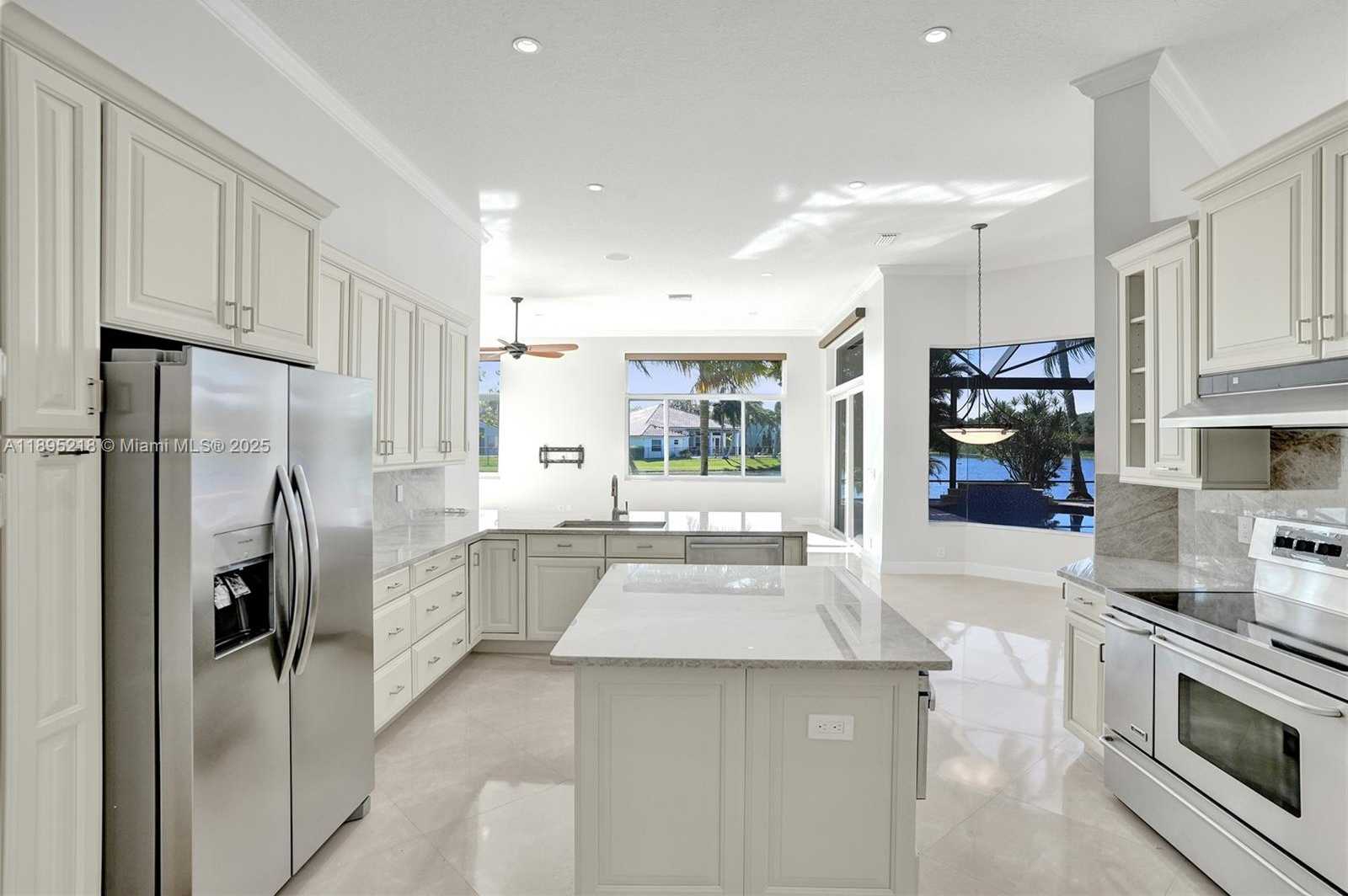Small Image of 2715 EDGEWATER CT, Weston Number 6