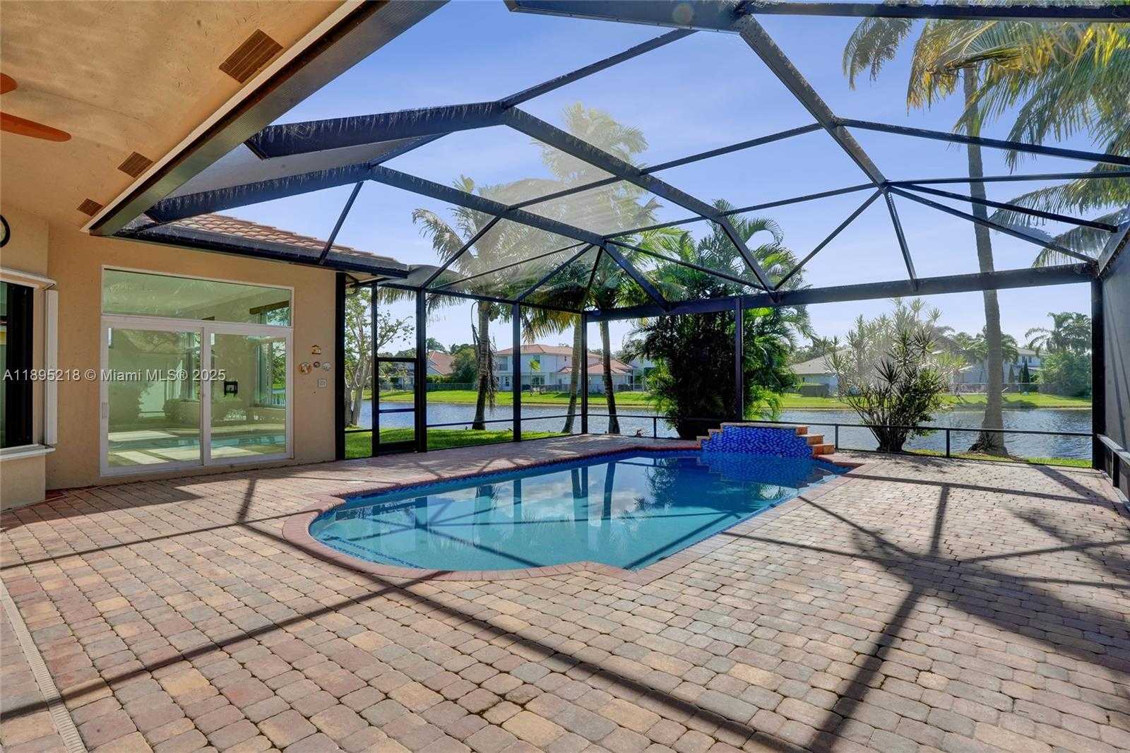 Small Image of 2715 EDGEWATER CT, Weston Number 61