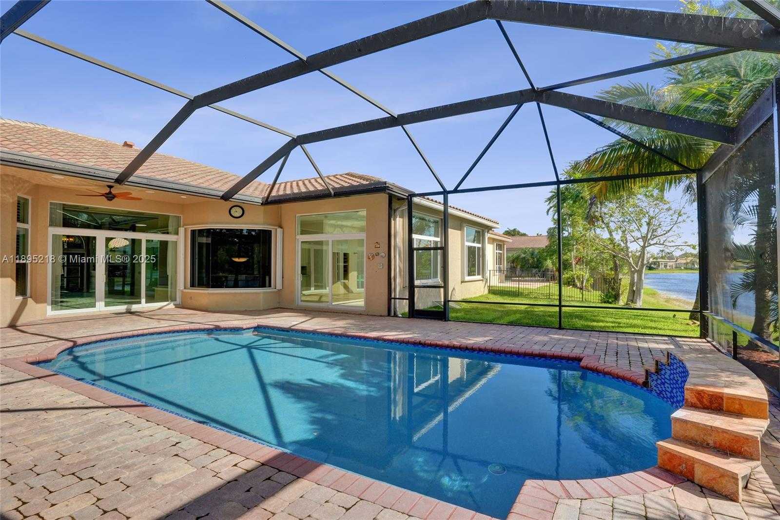 Small Image of 2715 EDGEWATER CT, Weston Number 62