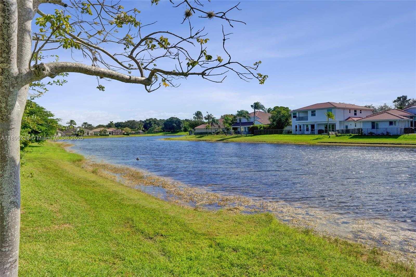 Small Image of 2715 EDGEWATER CT, Weston Number 65