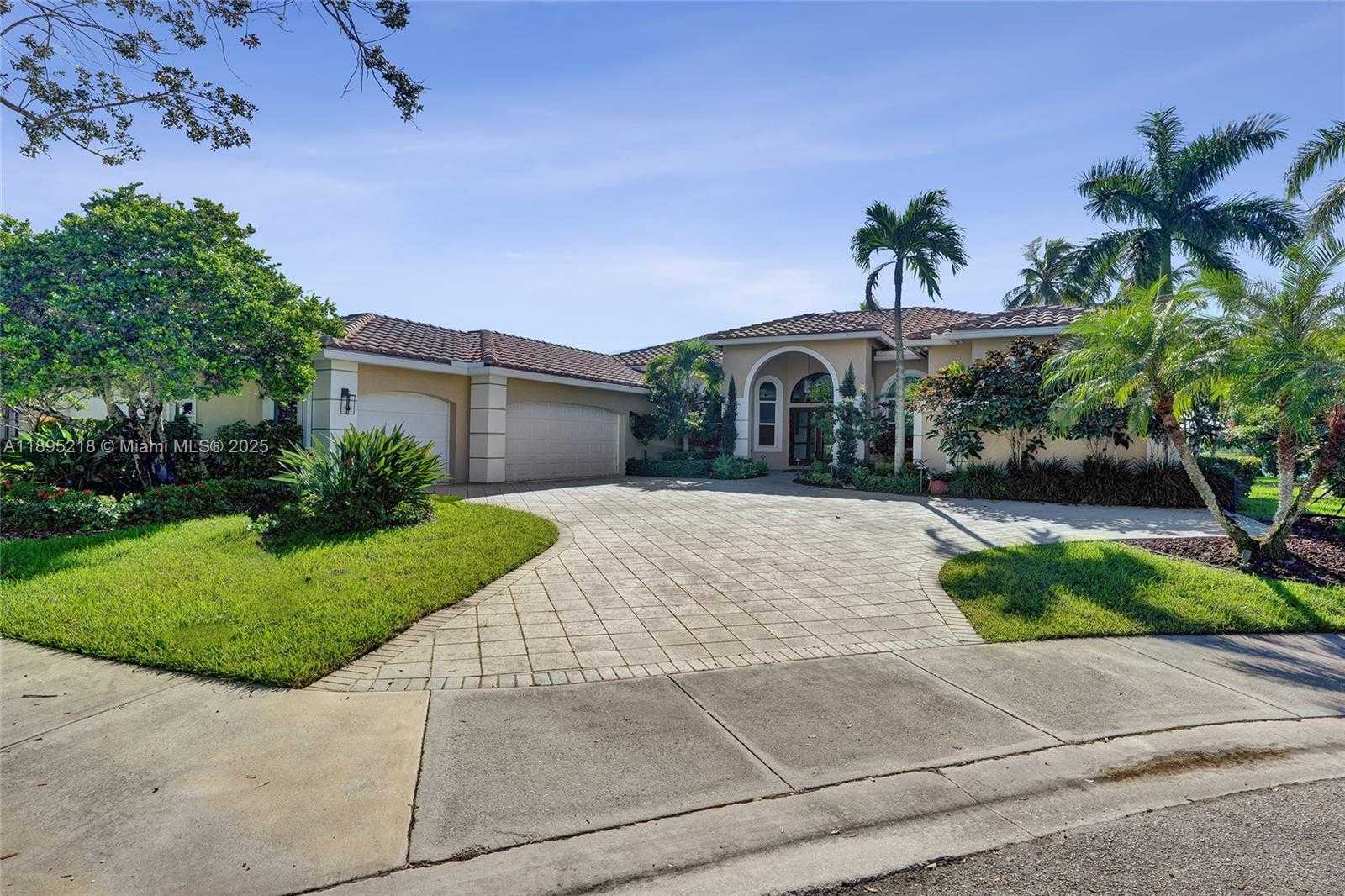 Small Image of 2715 EDGEWATER CT, Weston Number 66
