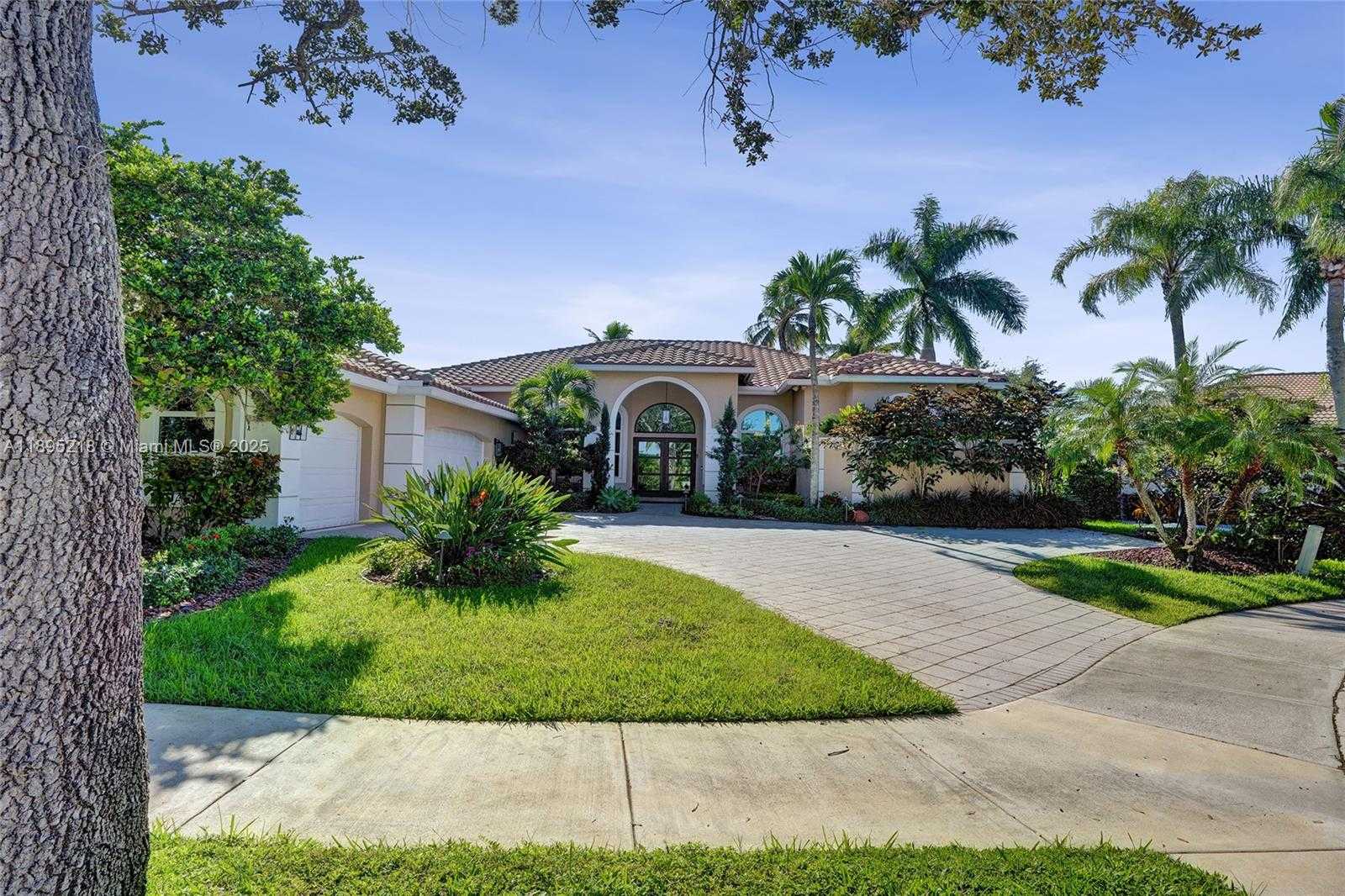 Small Image of 2715 EDGEWATER CT, Weston Number 67