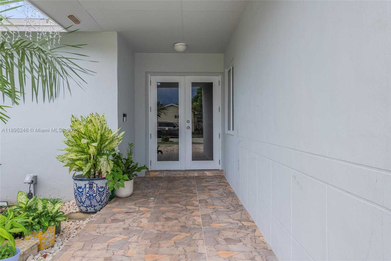 Small Image of 13391 SOUTH WEST 262ND ST, Homestead Number 4