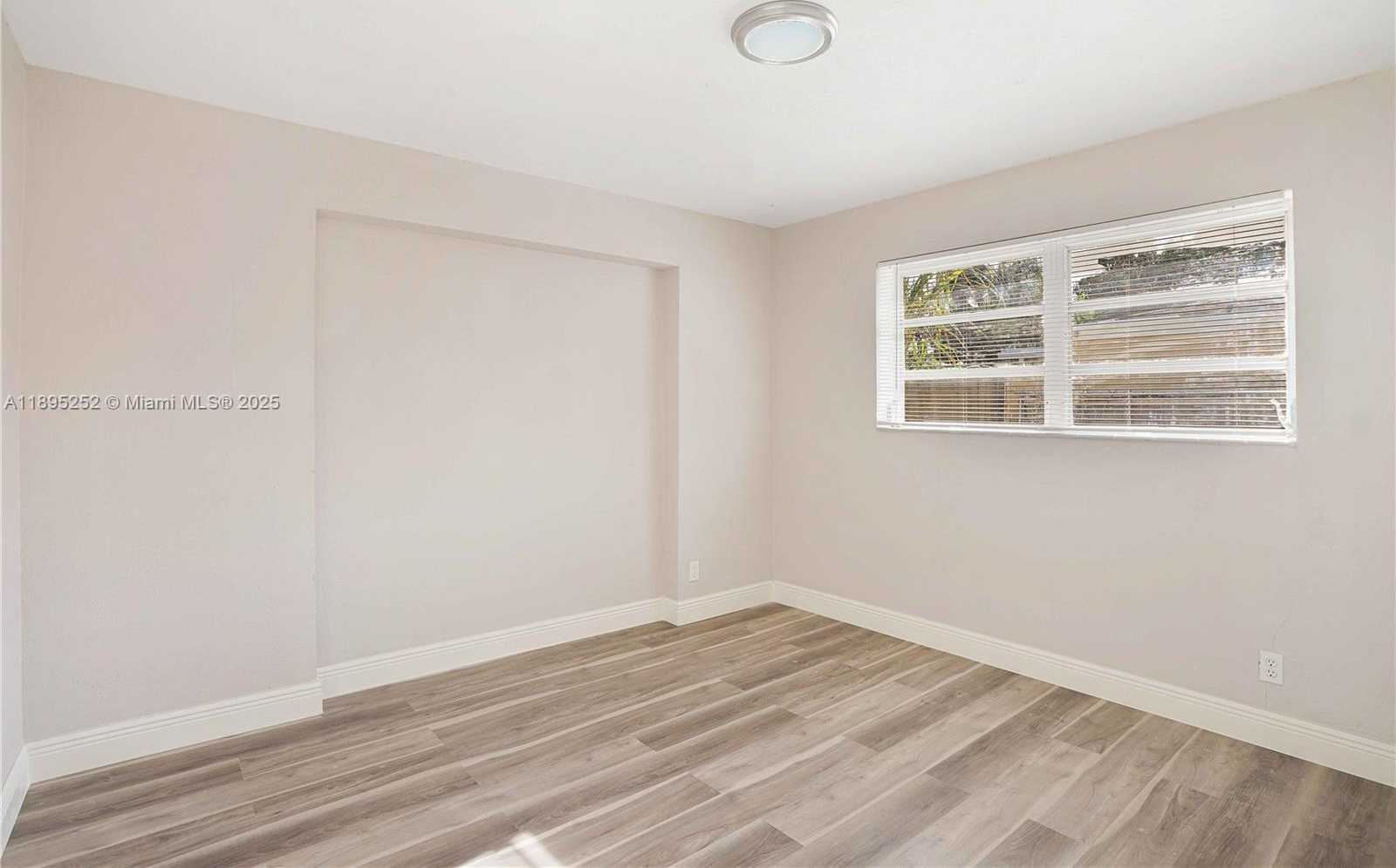 Small Image of Fort Lauderdale Number 27
