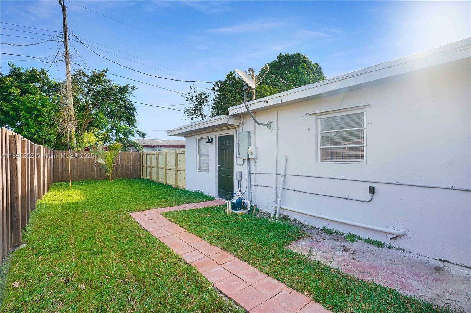 Small Image of Fort Lauderdale Number 30