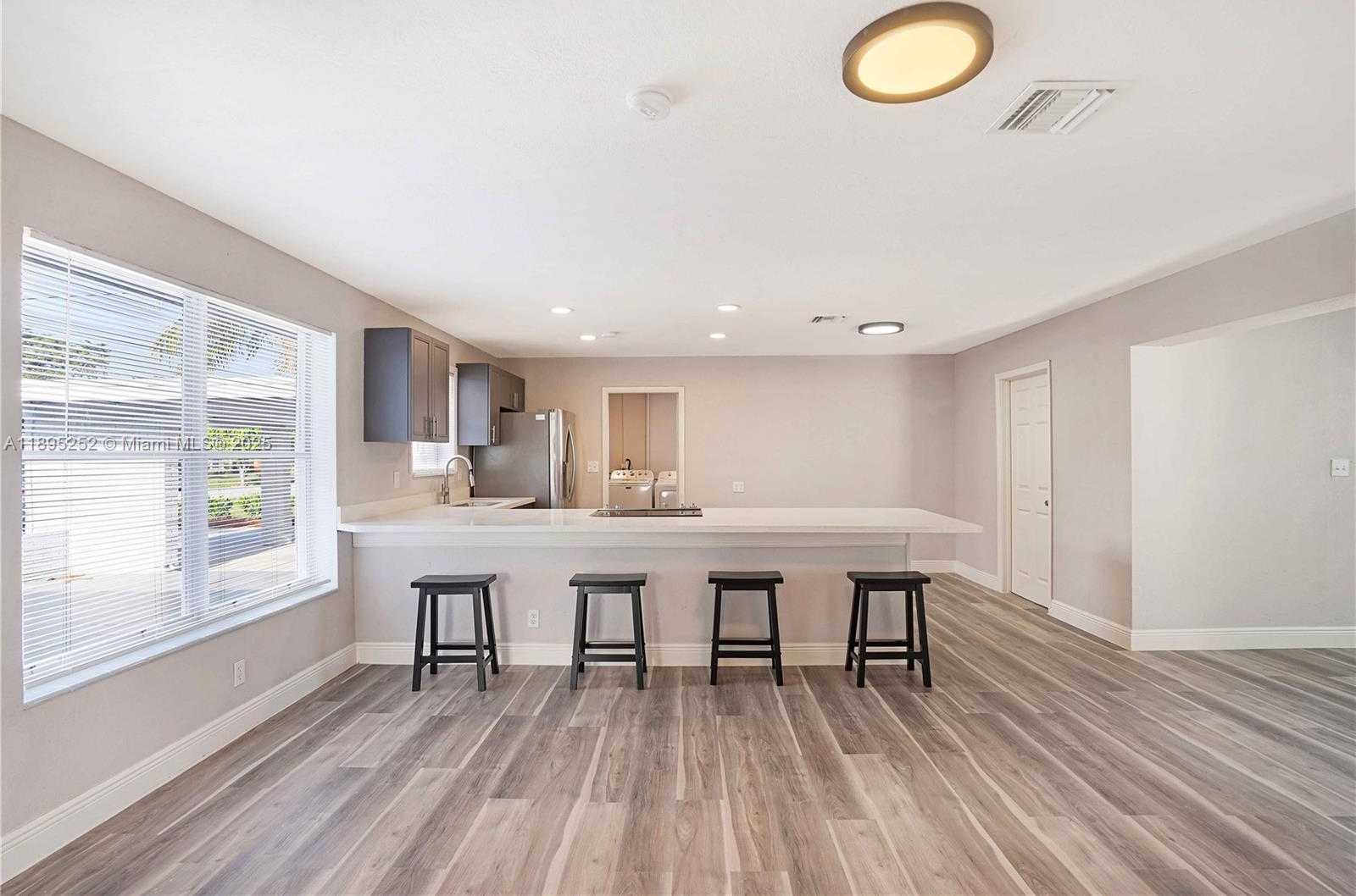 Small Image of Fort Lauderdale Number 9