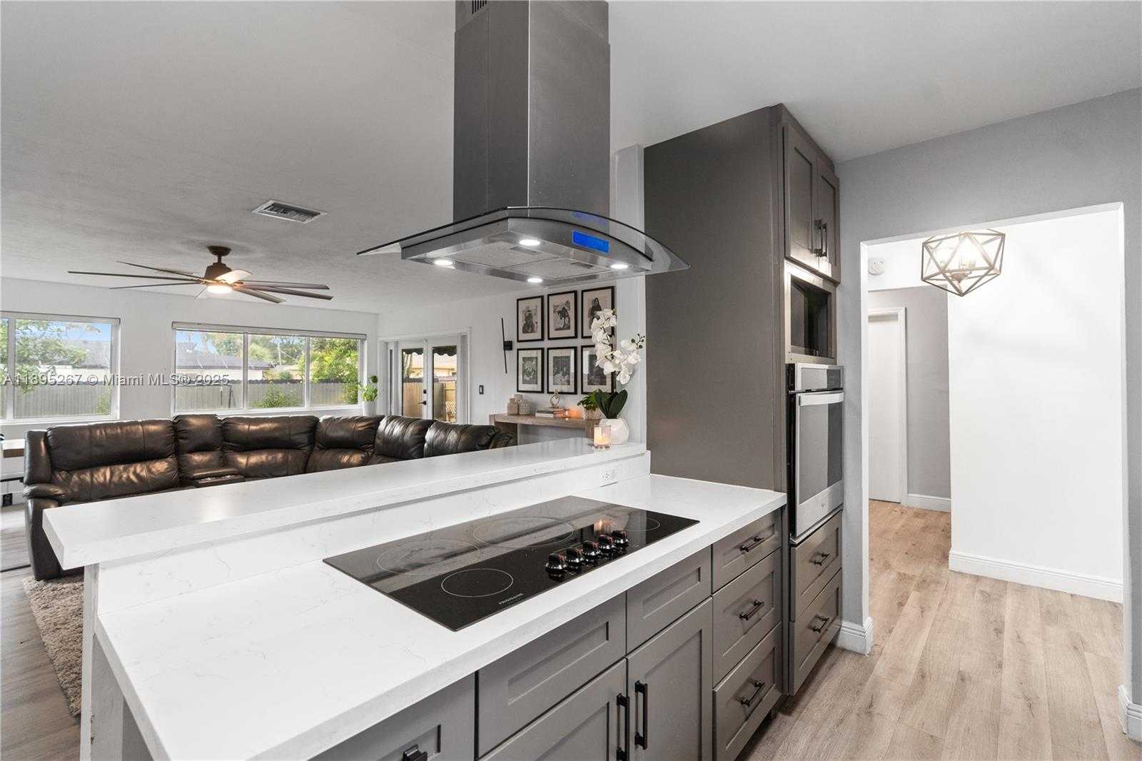 Small Image of 6791 SOUTH WEST 10TH CT, Pembroke Pines Number 10