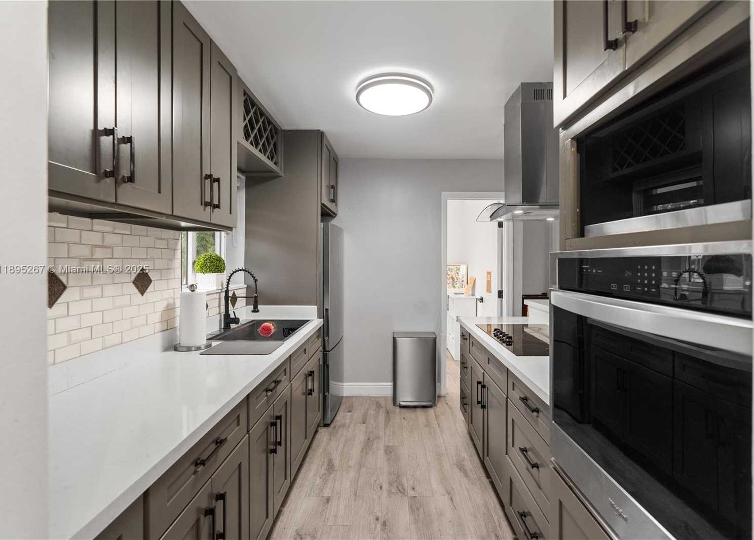 Small Image of 6791 SOUTH WEST 10TH CT, Pembroke Pines Number 11