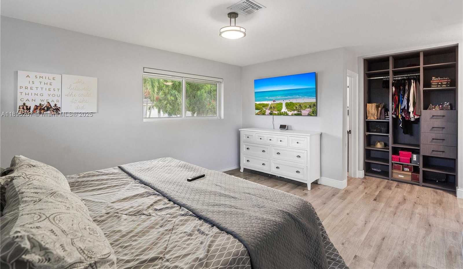 Small Image of 6791 SOUTH WEST 10TH CT, Pembroke Pines Number 15