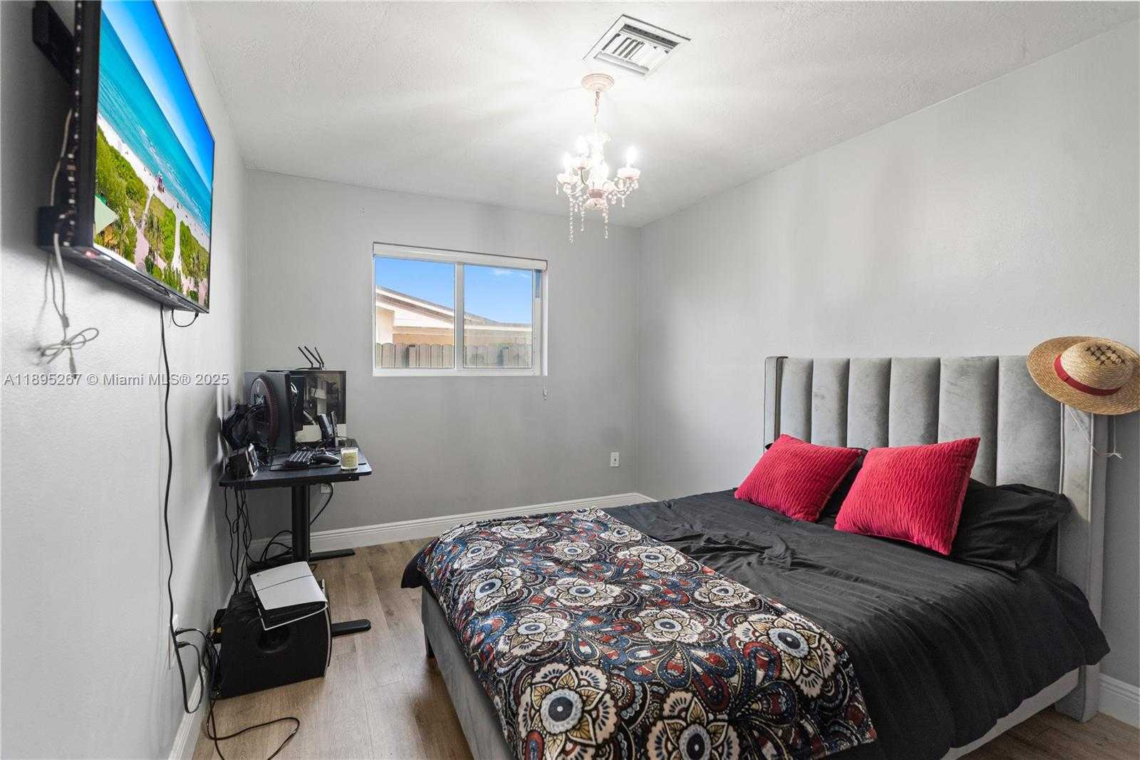 Small Image of 6791 SOUTH WEST 10TH CT, Pembroke Pines Number 18