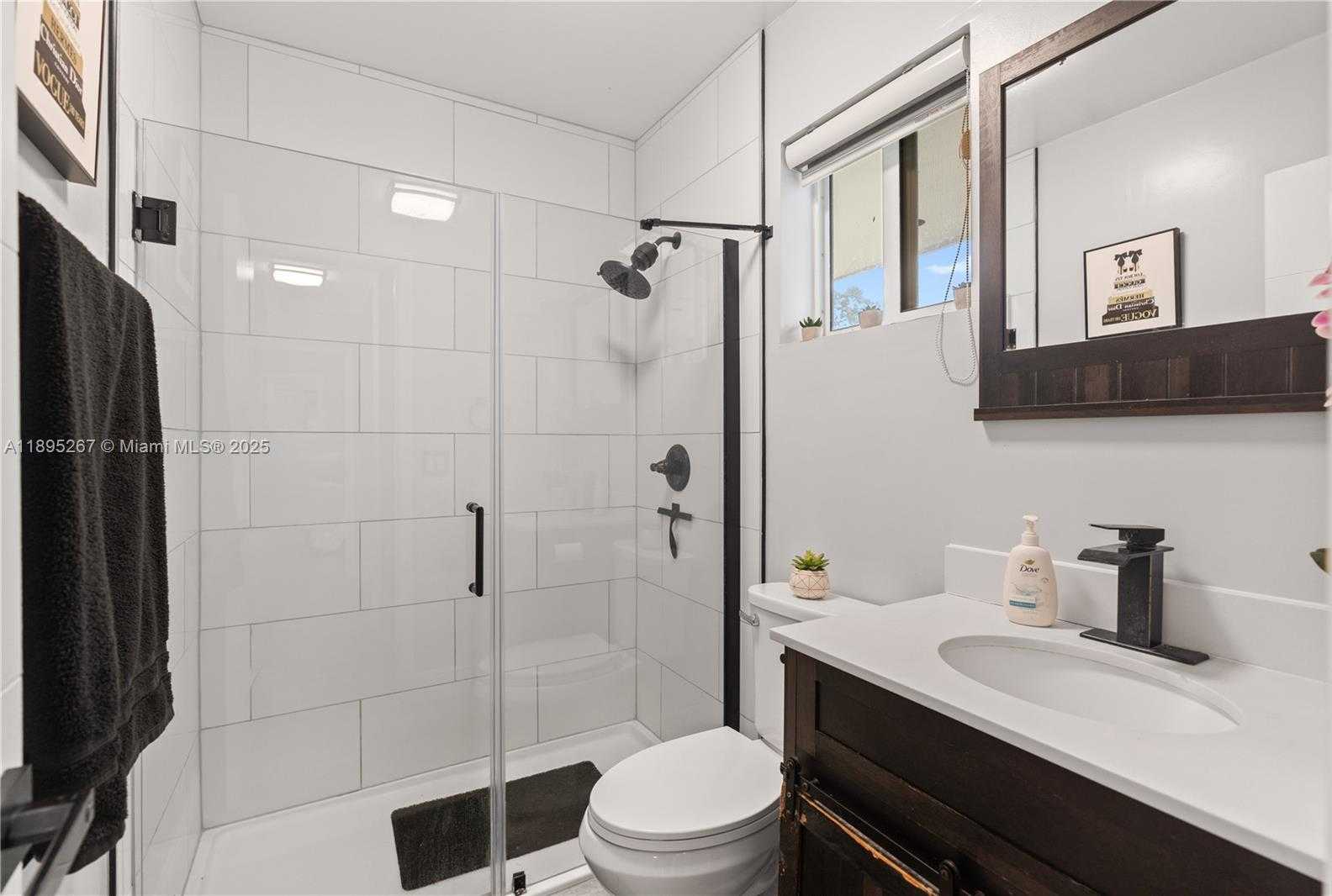 Small Image of 6791 SOUTH WEST 10TH CT, Pembroke Pines Number 19