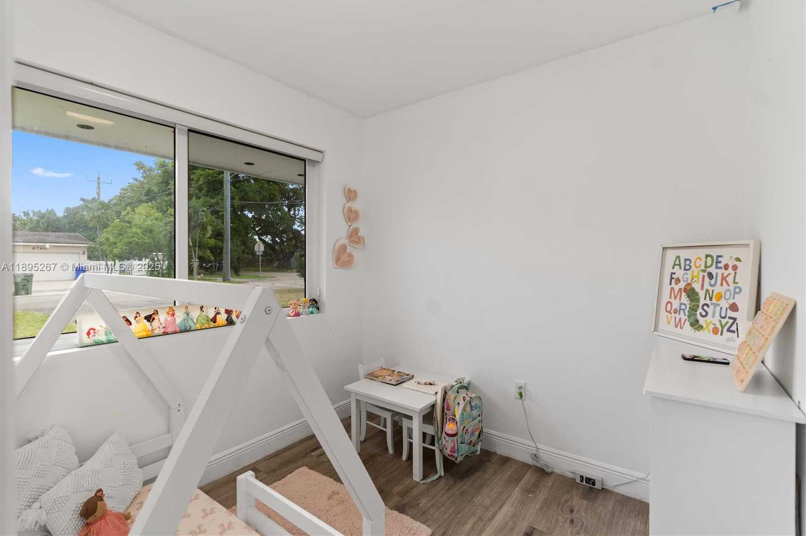 Small Image of 6791 SOUTH WEST 10TH CT, Pembroke Pines Number 20