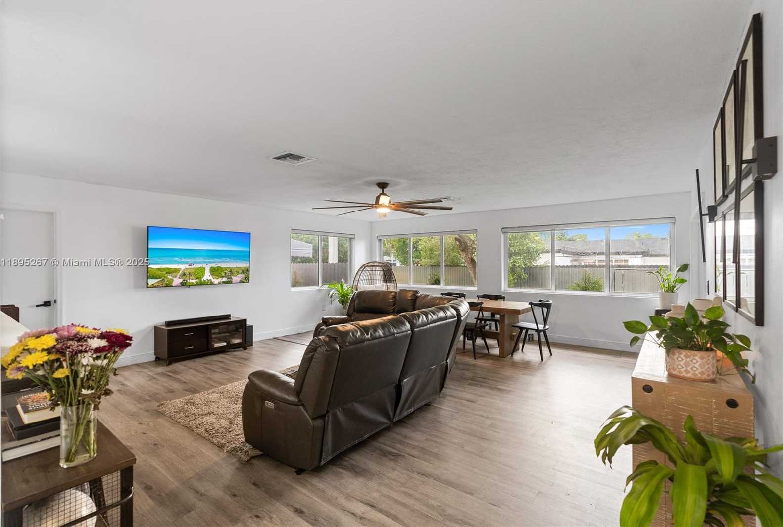 Small Image of 6791 SOUTH WEST 10TH CT, Pembroke Pines Number 5