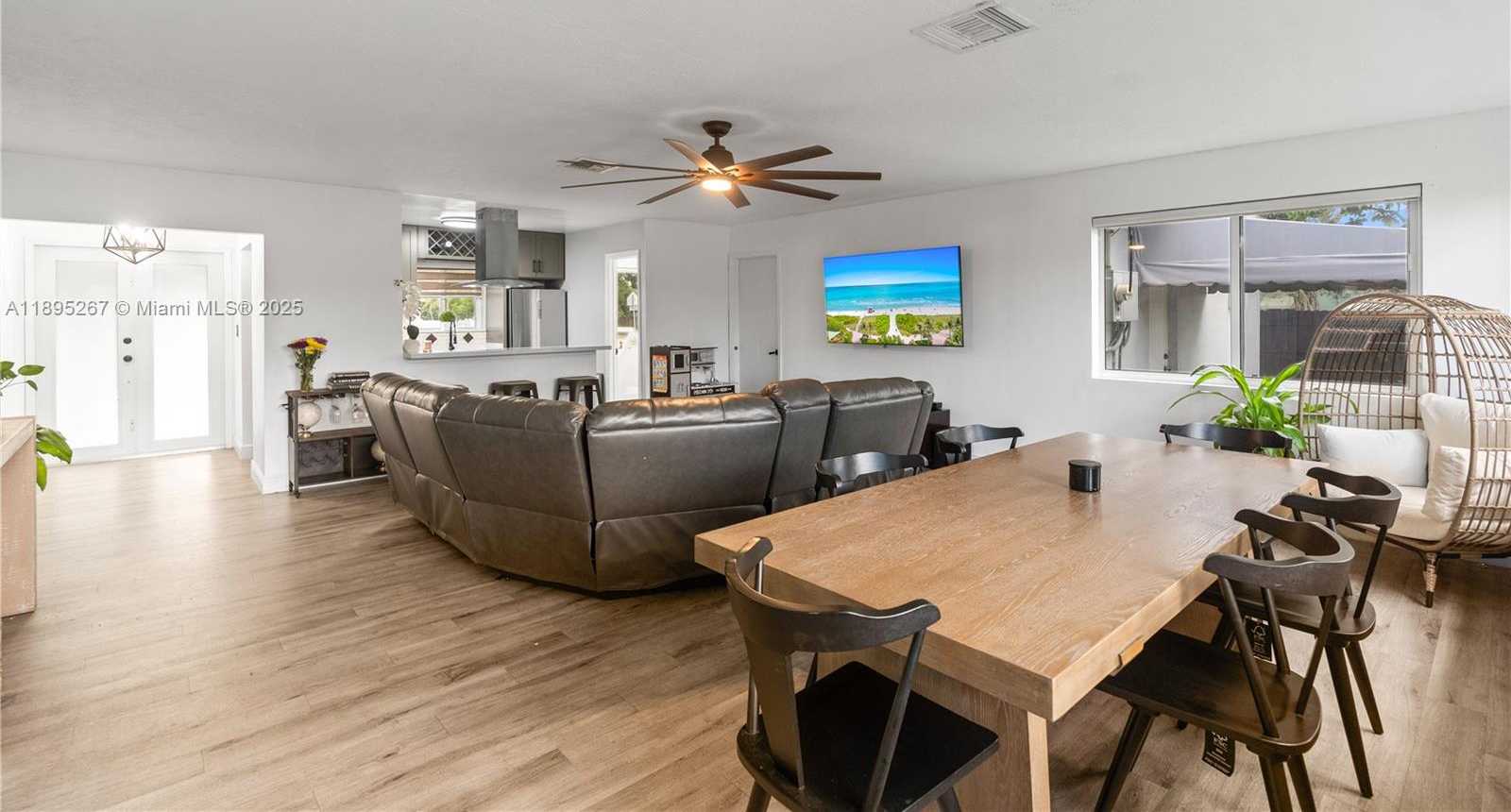 Small Image of 6791 SOUTH WEST 10TH CT, Pembroke Pines Number 6
