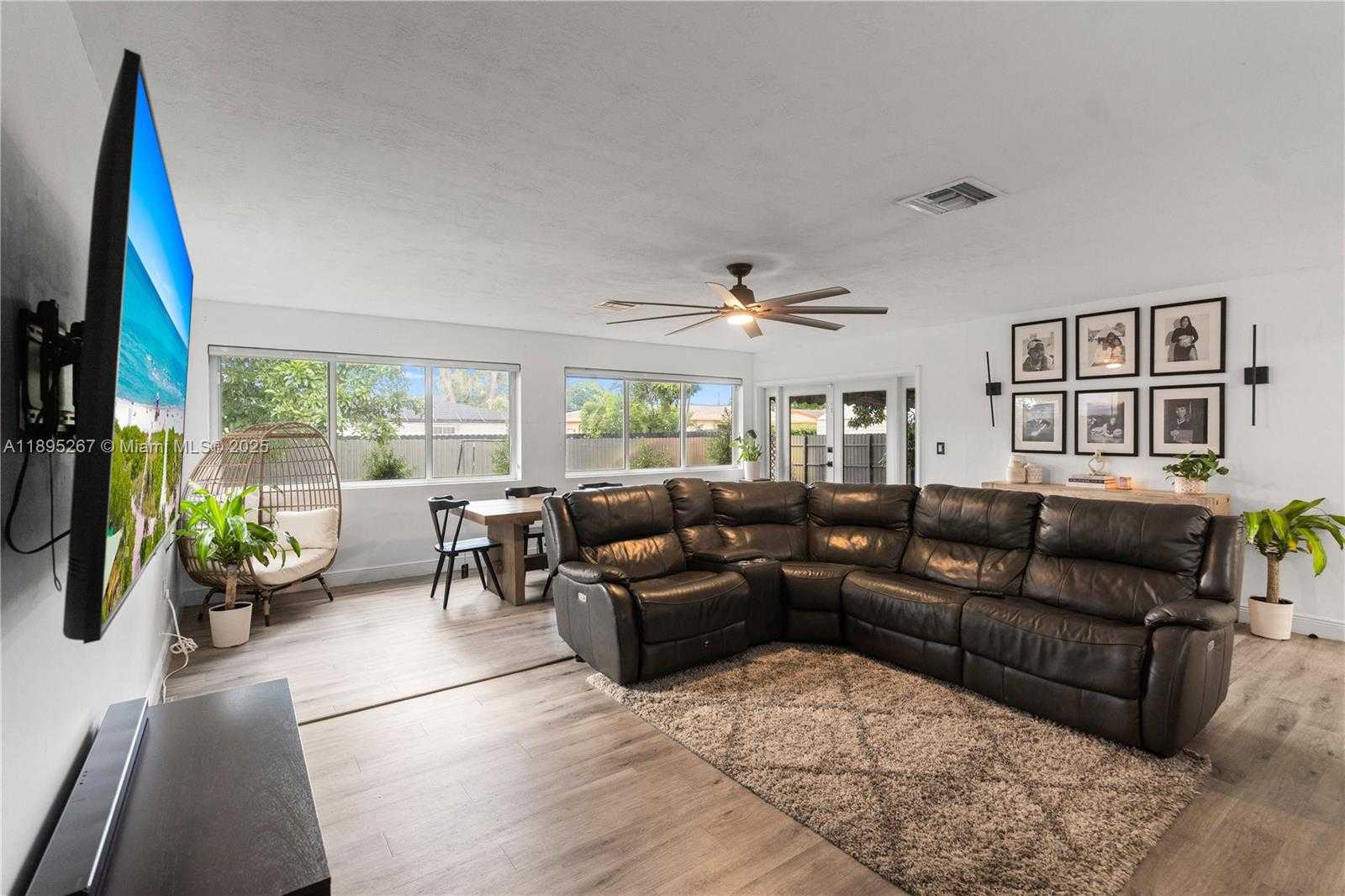 Small Image of 6791 SOUTH WEST 10TH CT, Pembroke Pines Number 8