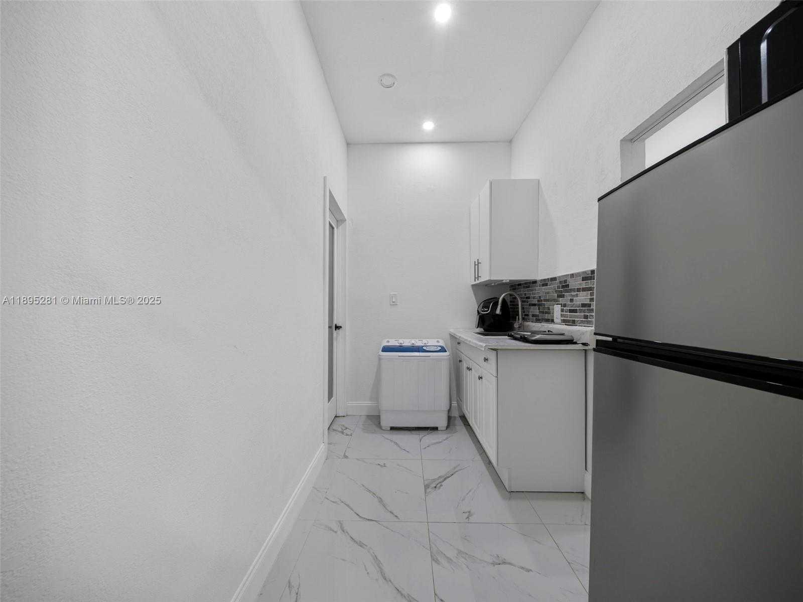 Small Image of 1411 SOUTH EAST 26TH RD, Homestead Number 13