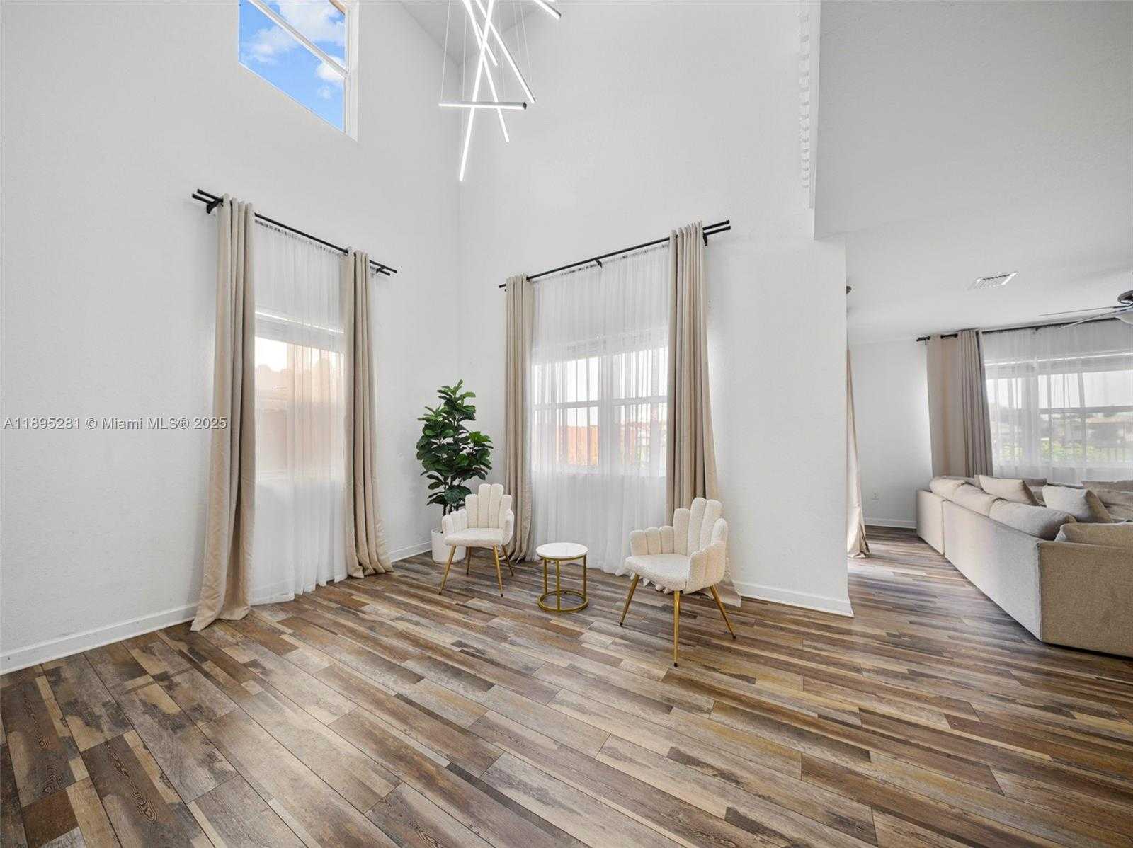 Small Image of 1411 SOUTH EAST 26TH RD, Homestead Number 27