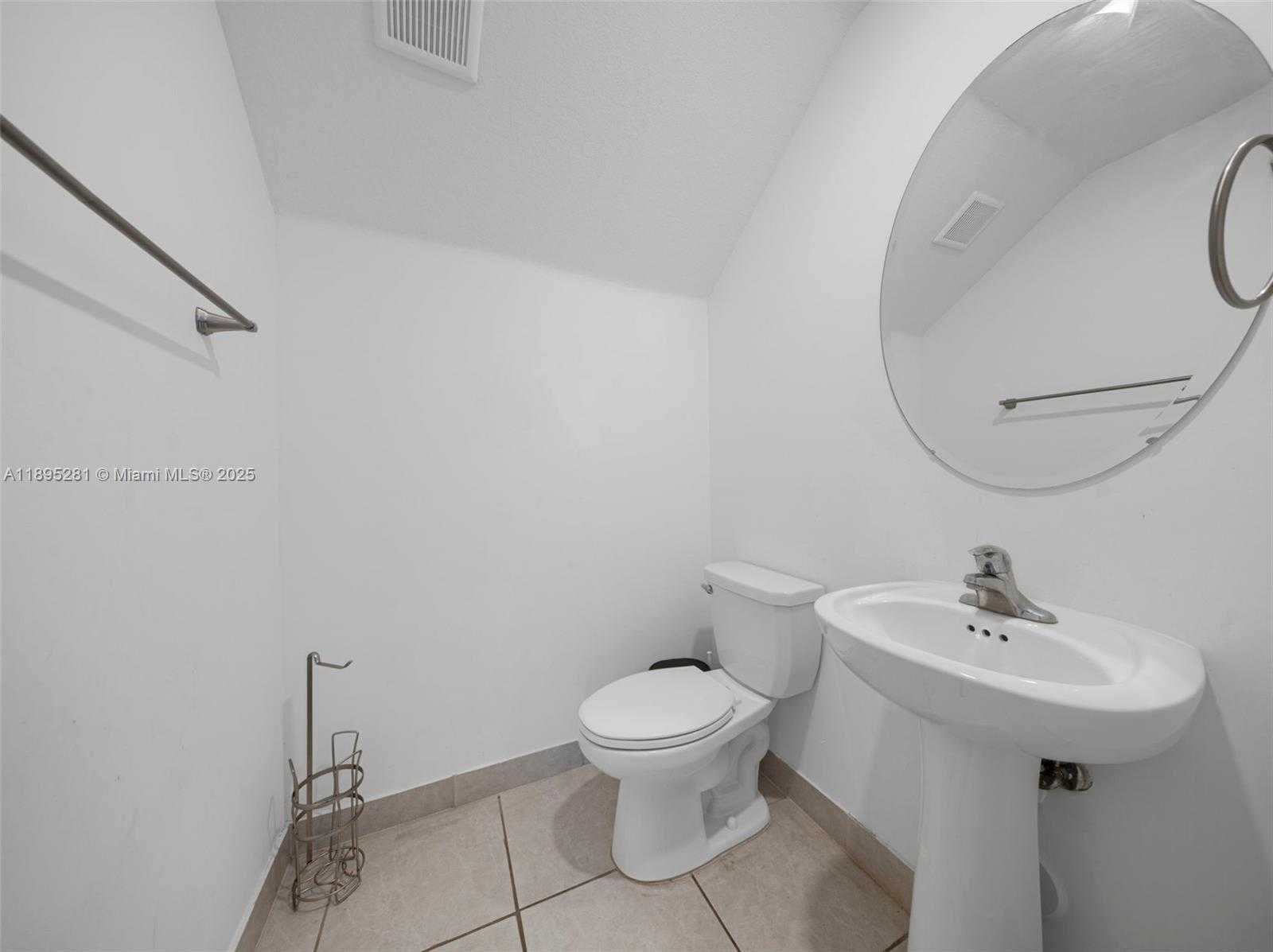 Small Image of 1411 SOUTH EAST 26TH RD, Homestead Number 30