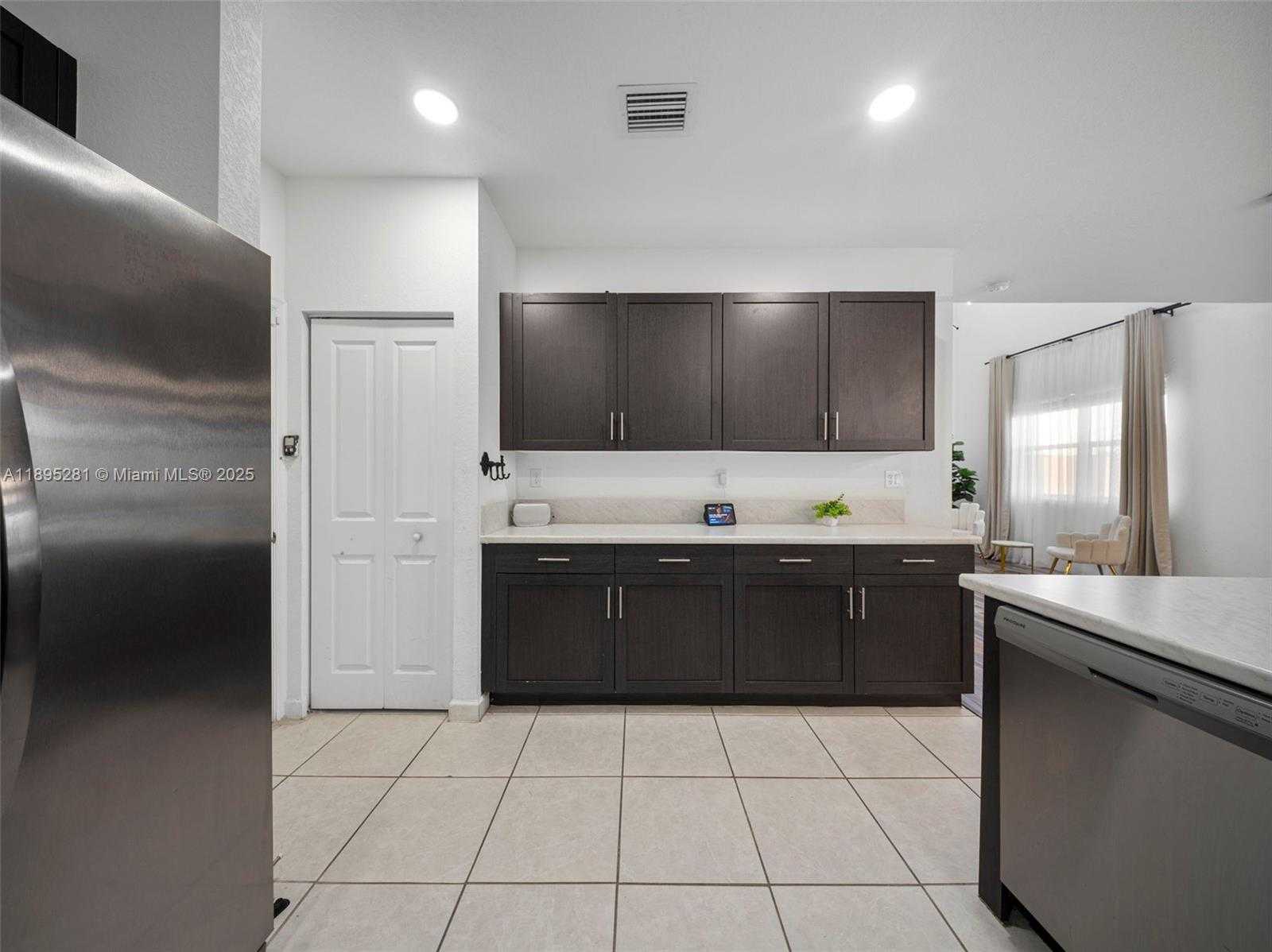 Small Image of 1411 SOUTH EAST 26TH RD, Homestead Number 32