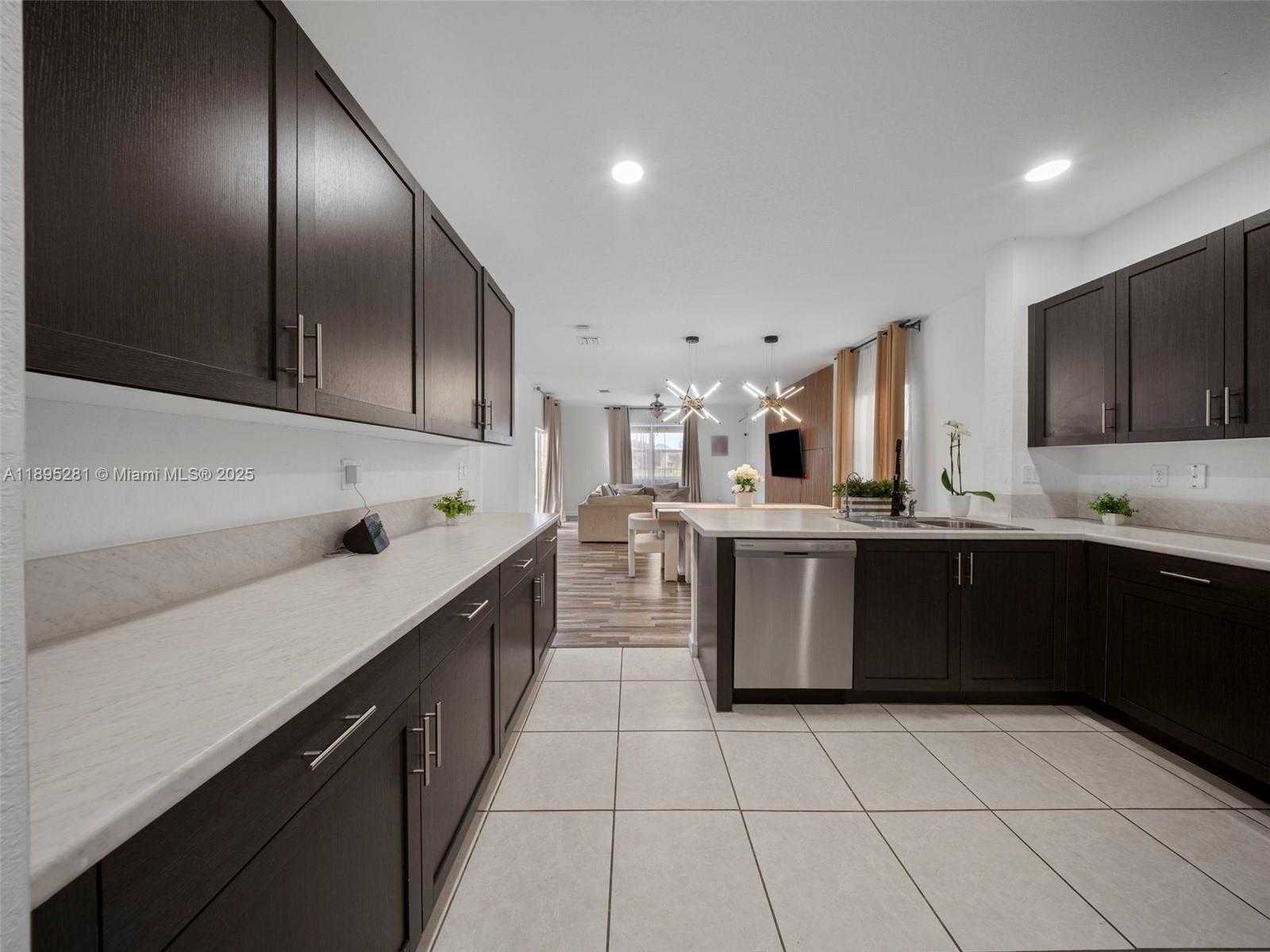 Small Image of 1411 SOUTH EAST 26TH RD, Homestead Number 34