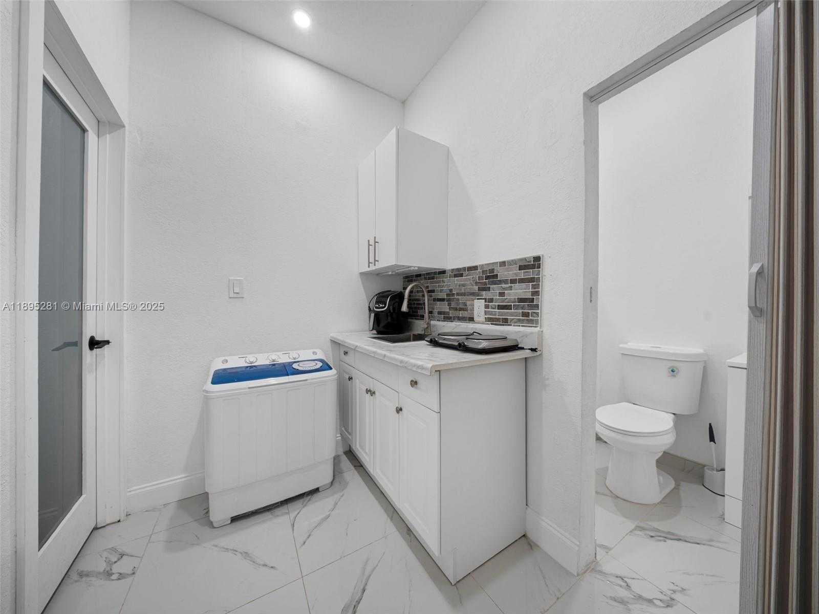 Small Image of 1411 SOUTH EAST 26TH RD, Homestead Number 40