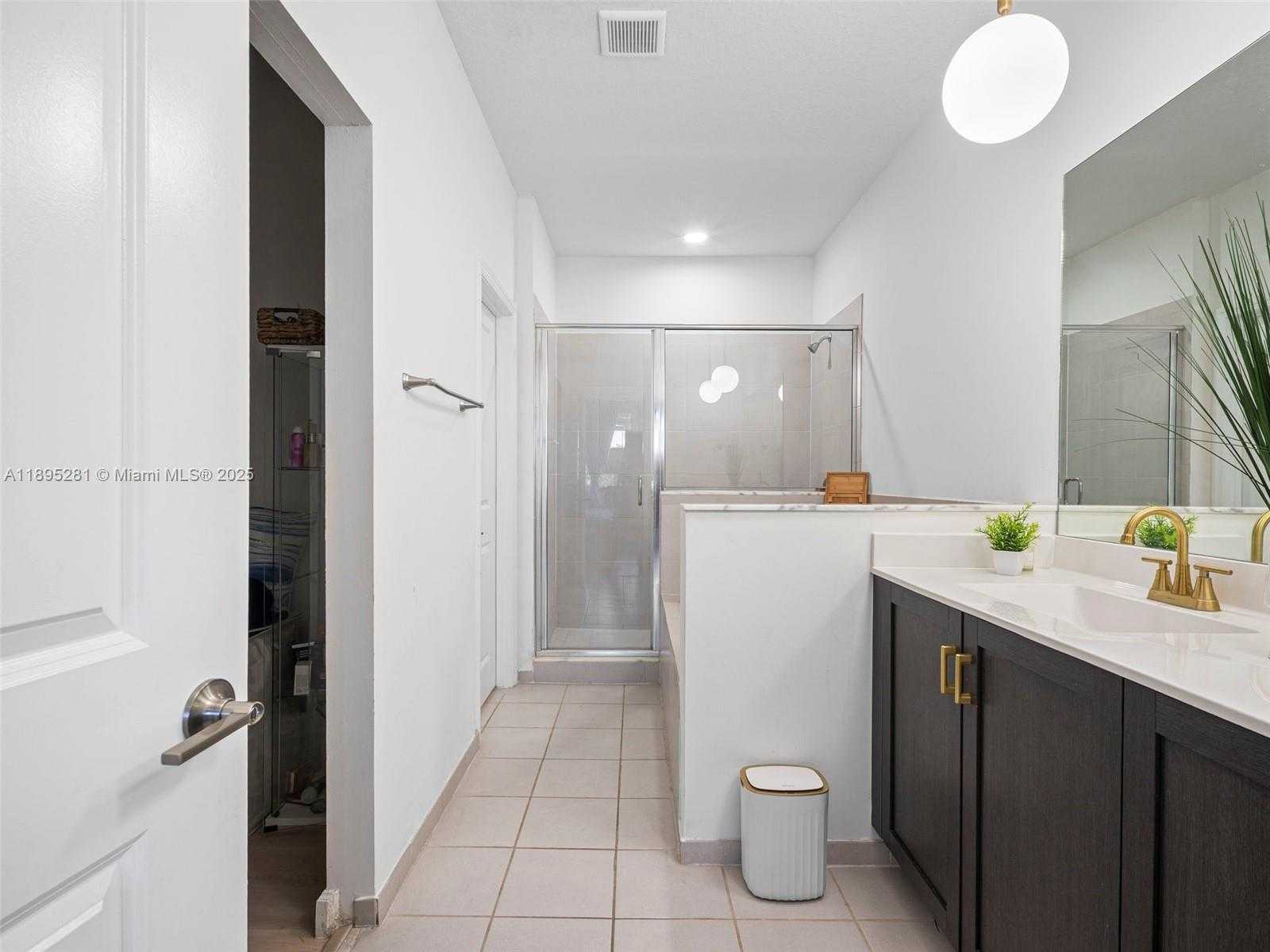 Small Image of 1411 SOUTH EAST 26TH RD, Homestead Number 46