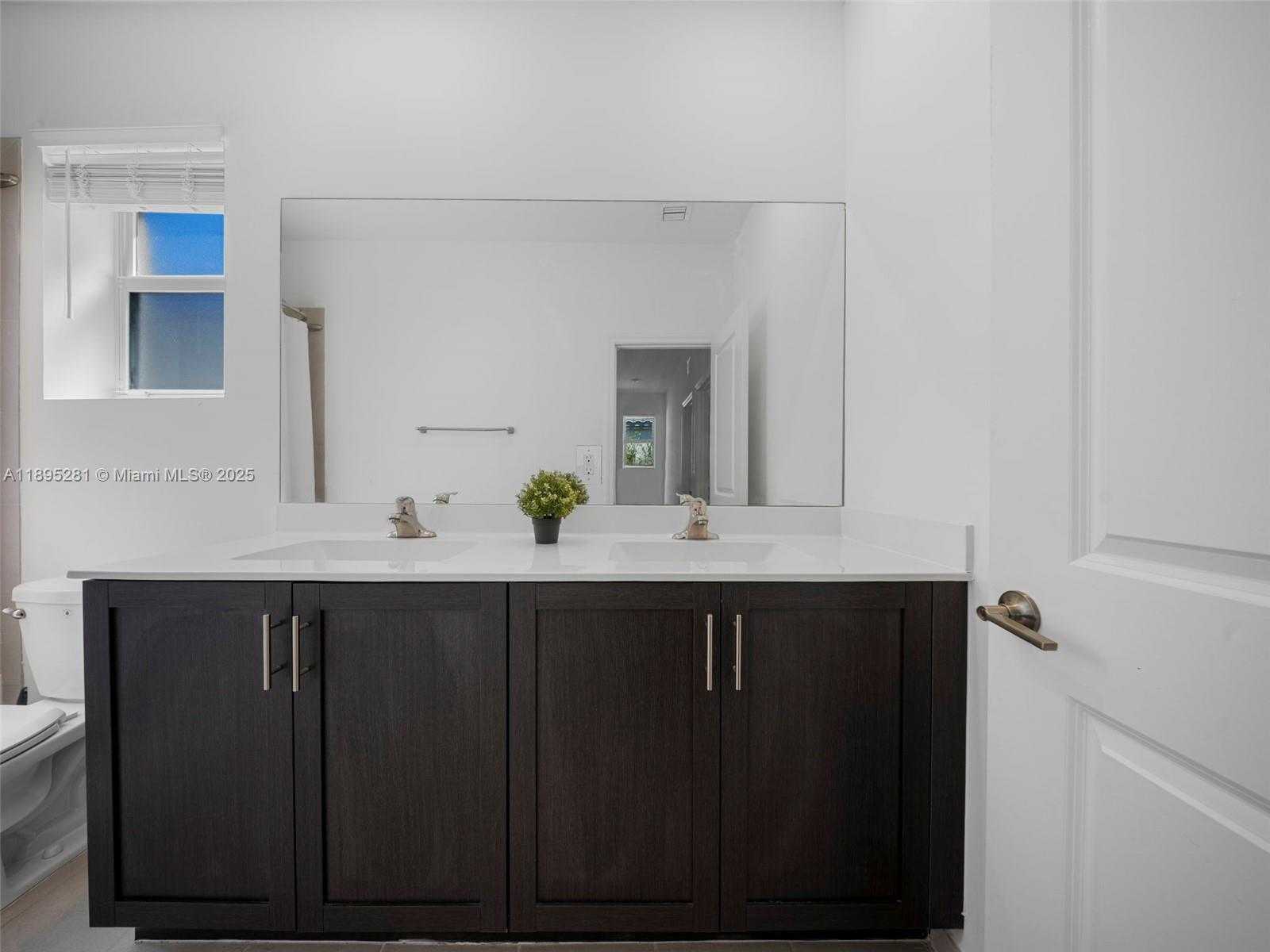 Small Image of 1411 SOUTH EAST 26TH RD, Homestead Number 50