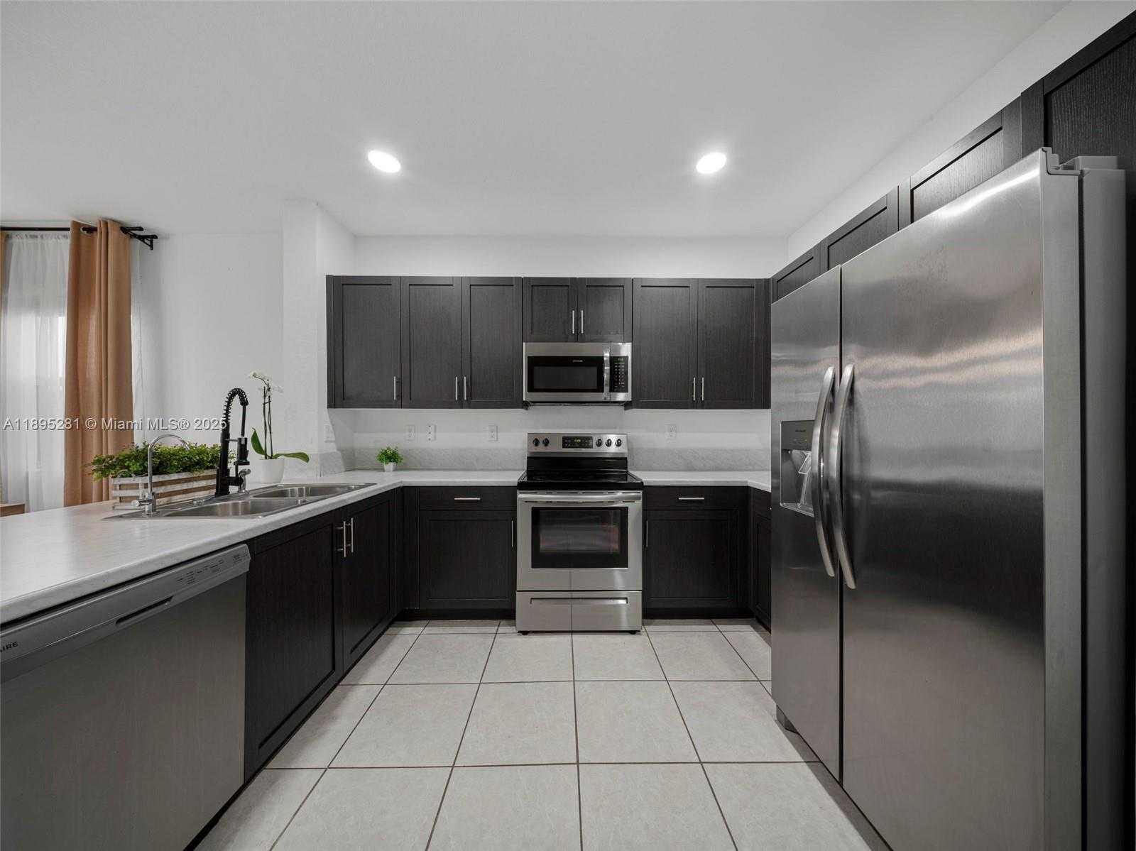 Small Image of 1411 SOUTH EAST 26TH RD, Homestead Number 6