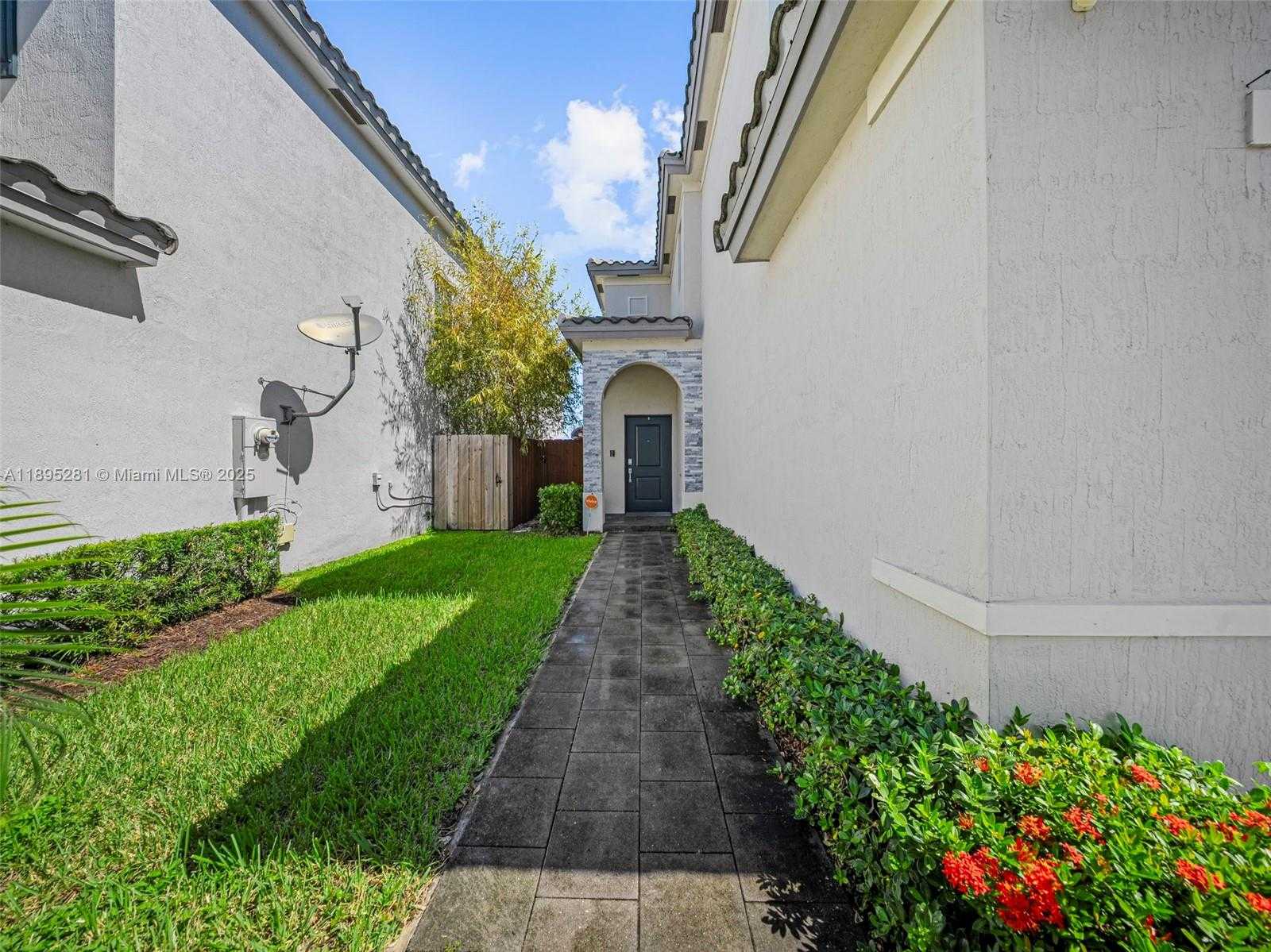 Small Image of 1411 SOUTH EAST 26TH RD, Homestead Number 62