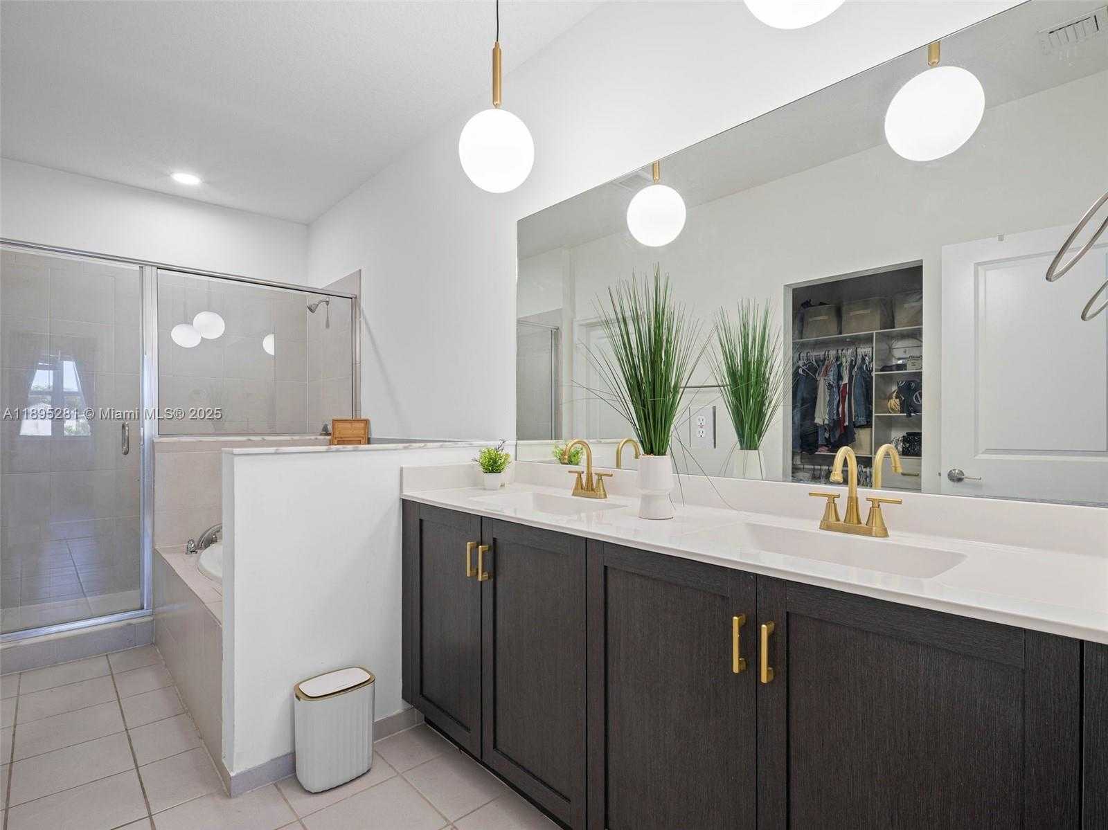 Small Image of 1411 SOUTH EAST 26TH RD, Homestead Number 8