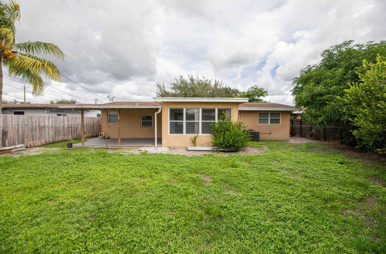 Small Image of 7720 NORTH WEST 15TH ST, Pembroke Pines Number 12