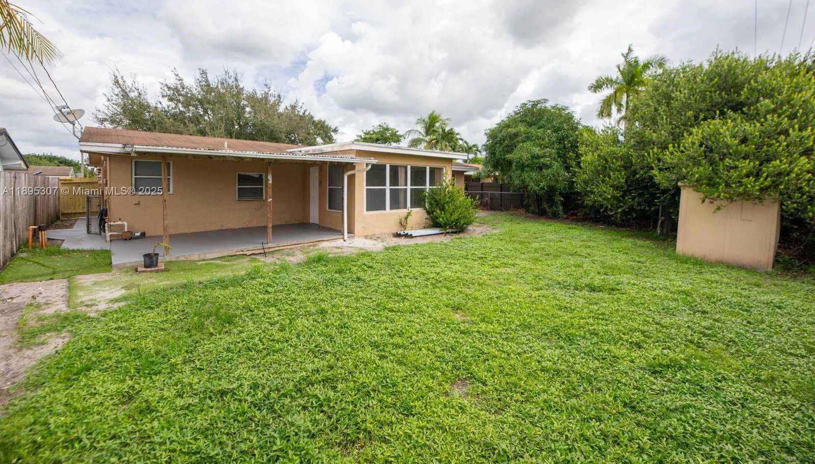 Small Image of 7720 NORTH WEST 15TH ST, Pembroke Pines Number 13