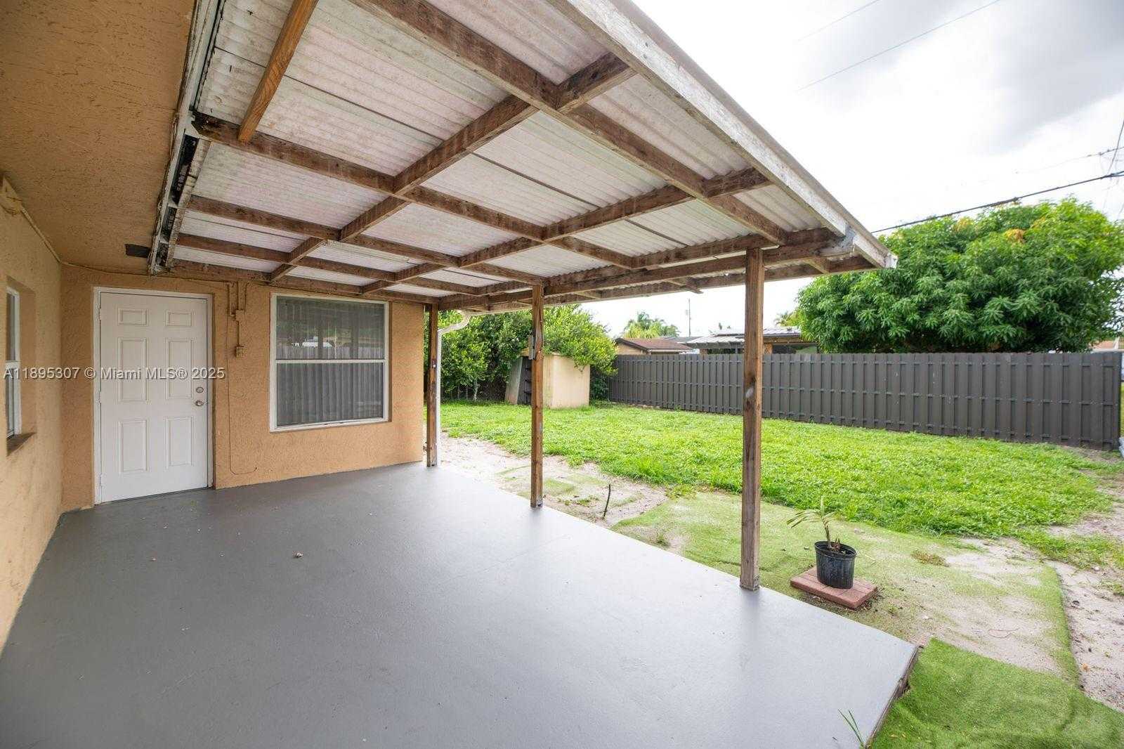Small Image of 7720 NORTH WEST 15TH ST, Pembroke Pines Number 14