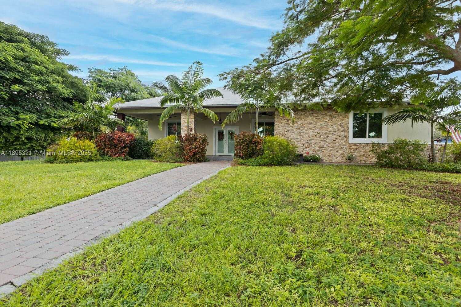 Small Image of 24301 SOUTH WEST 212TH AVE, Homestead Number 2