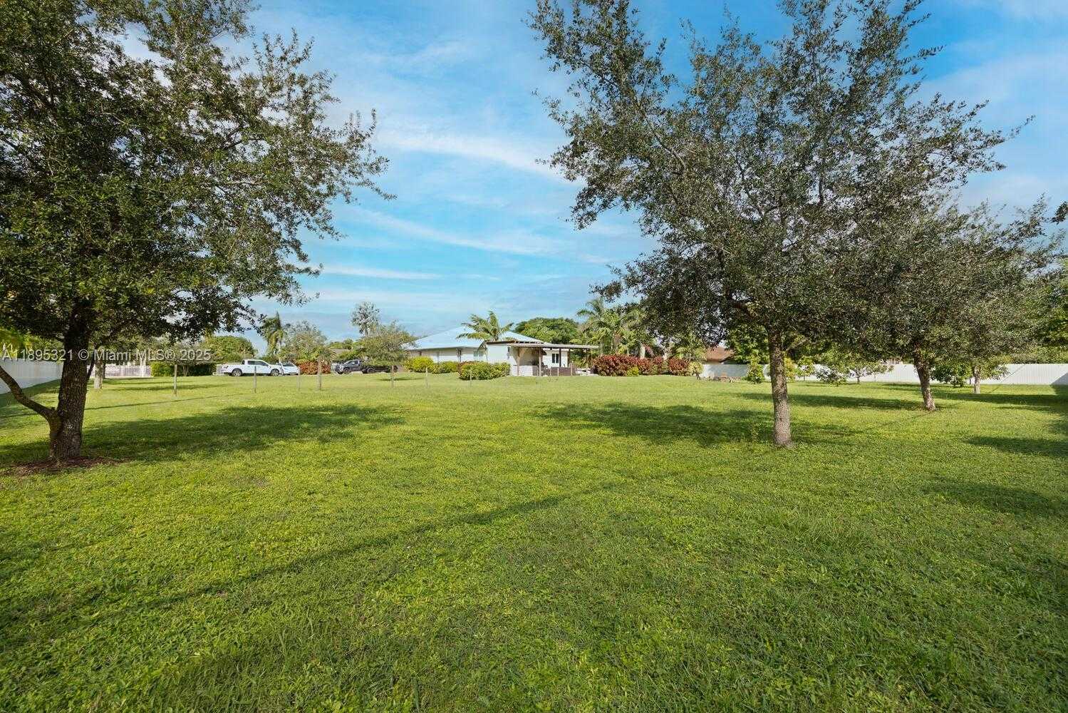 Small Image of 24301 SOUTH WEST 212TH AVE, Homestead Number 34