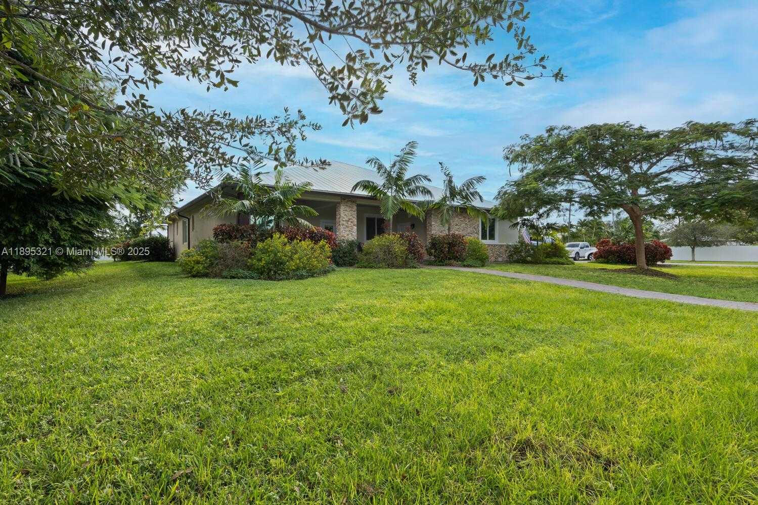 Small Image of 24301 SOUTH WEST 212TH AVE, Homestead Number 4