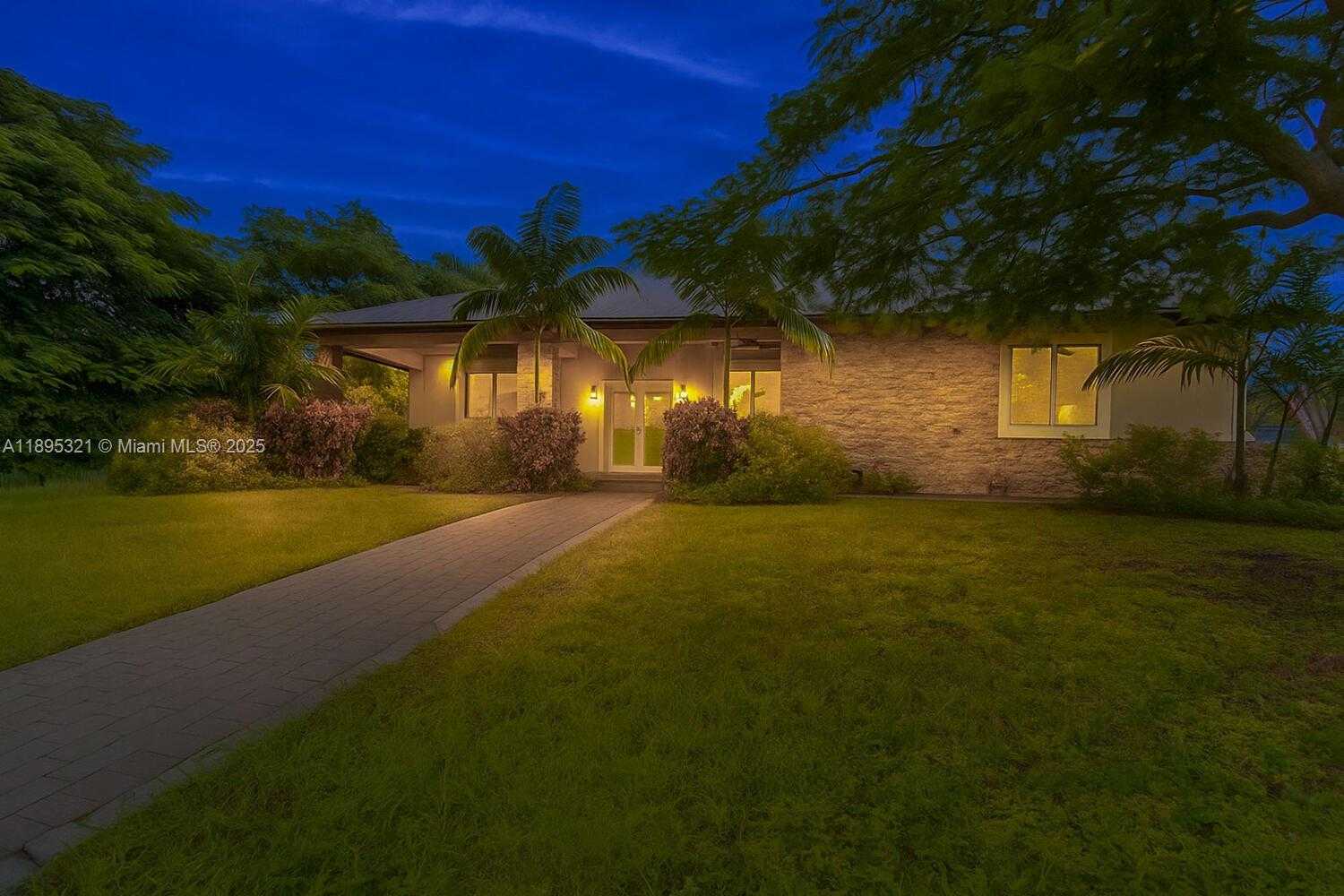 Small Image of 24301 SOUTH WEST 212TH AVE, Homestead Number 5