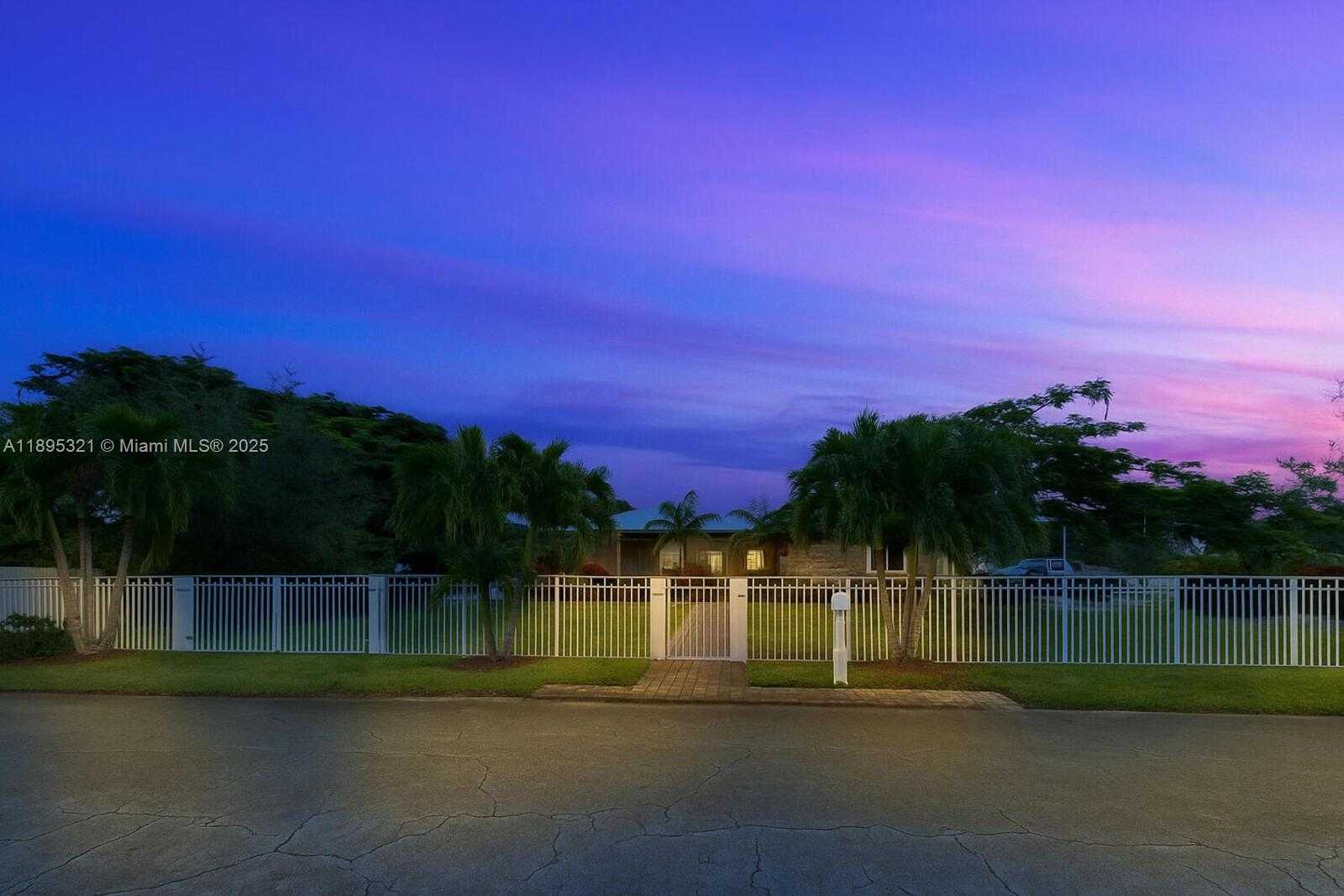 Small Image of 24301 SOUTH WEST 212TH AVE, Homestead Number 7