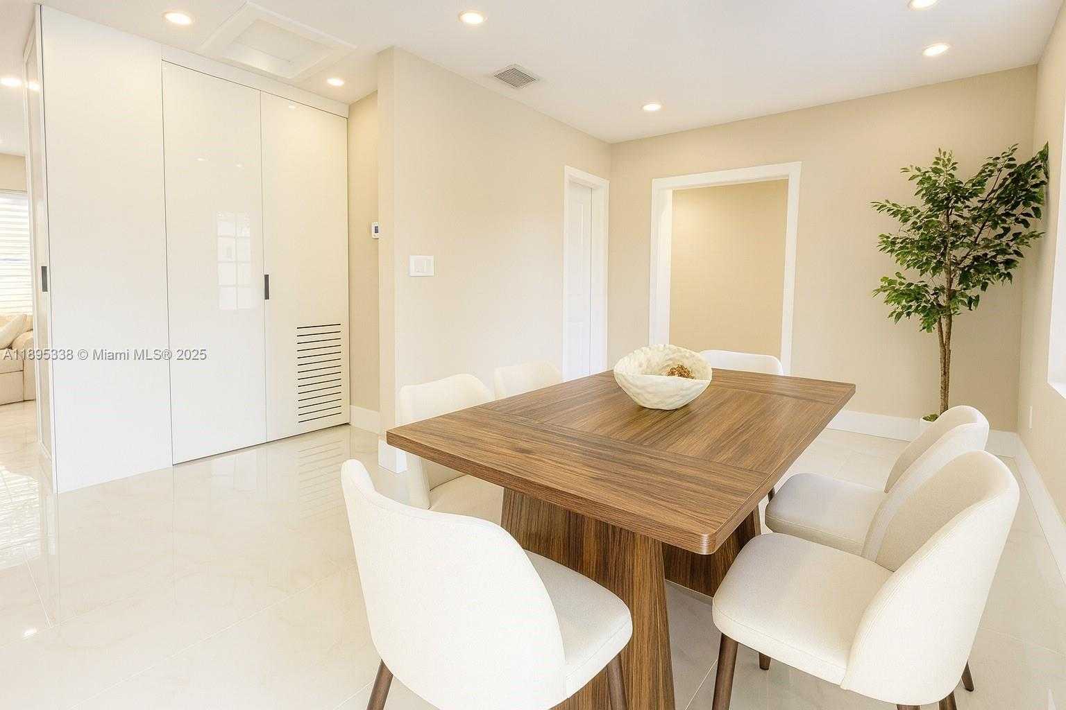 Small Image of 1399 NORTH EAST 38TH ST, Oakland Park Number 11