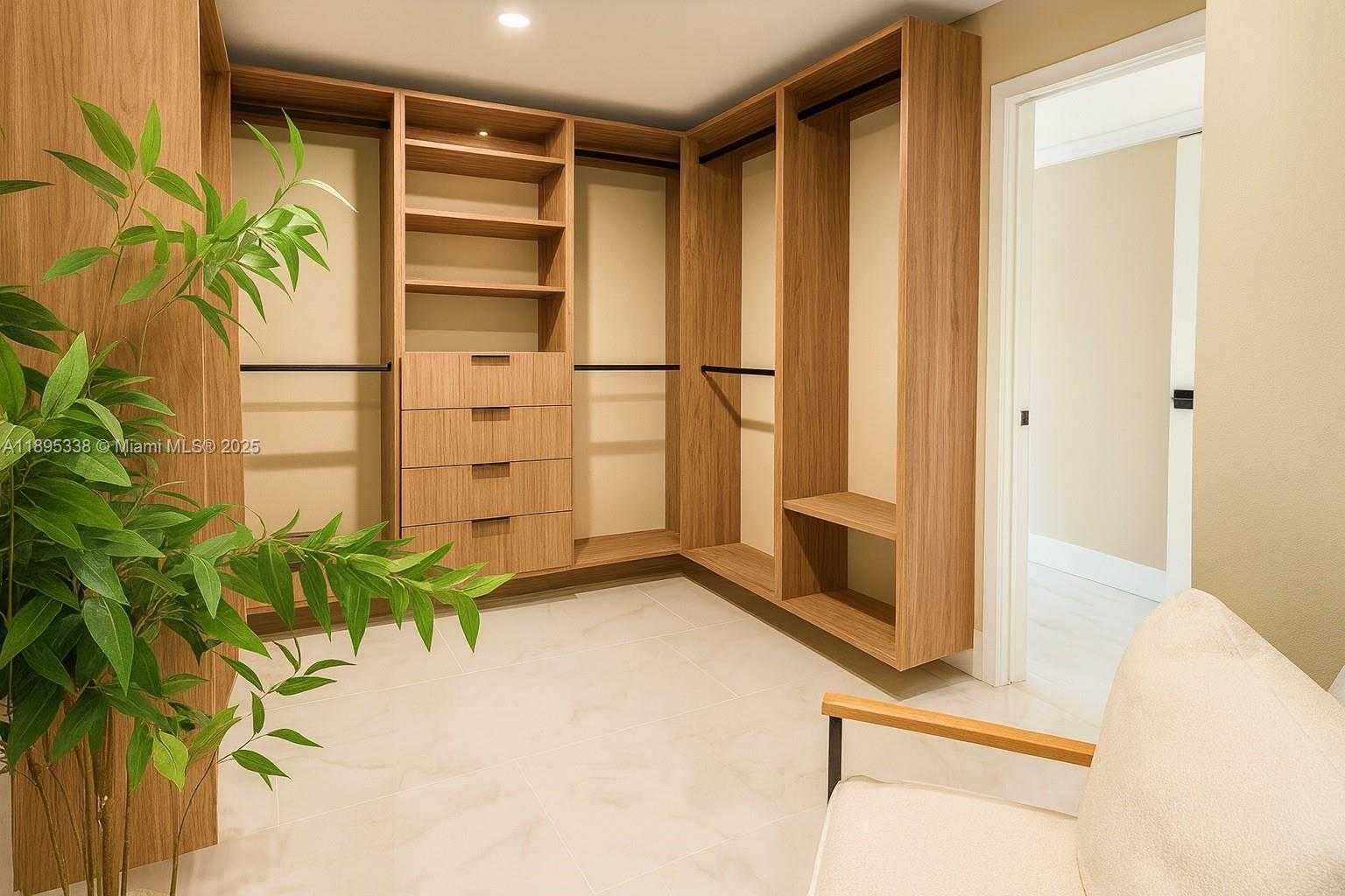 Small Image of 1399 NORTH EAST 38TH ST, Oakland Park Number 17
