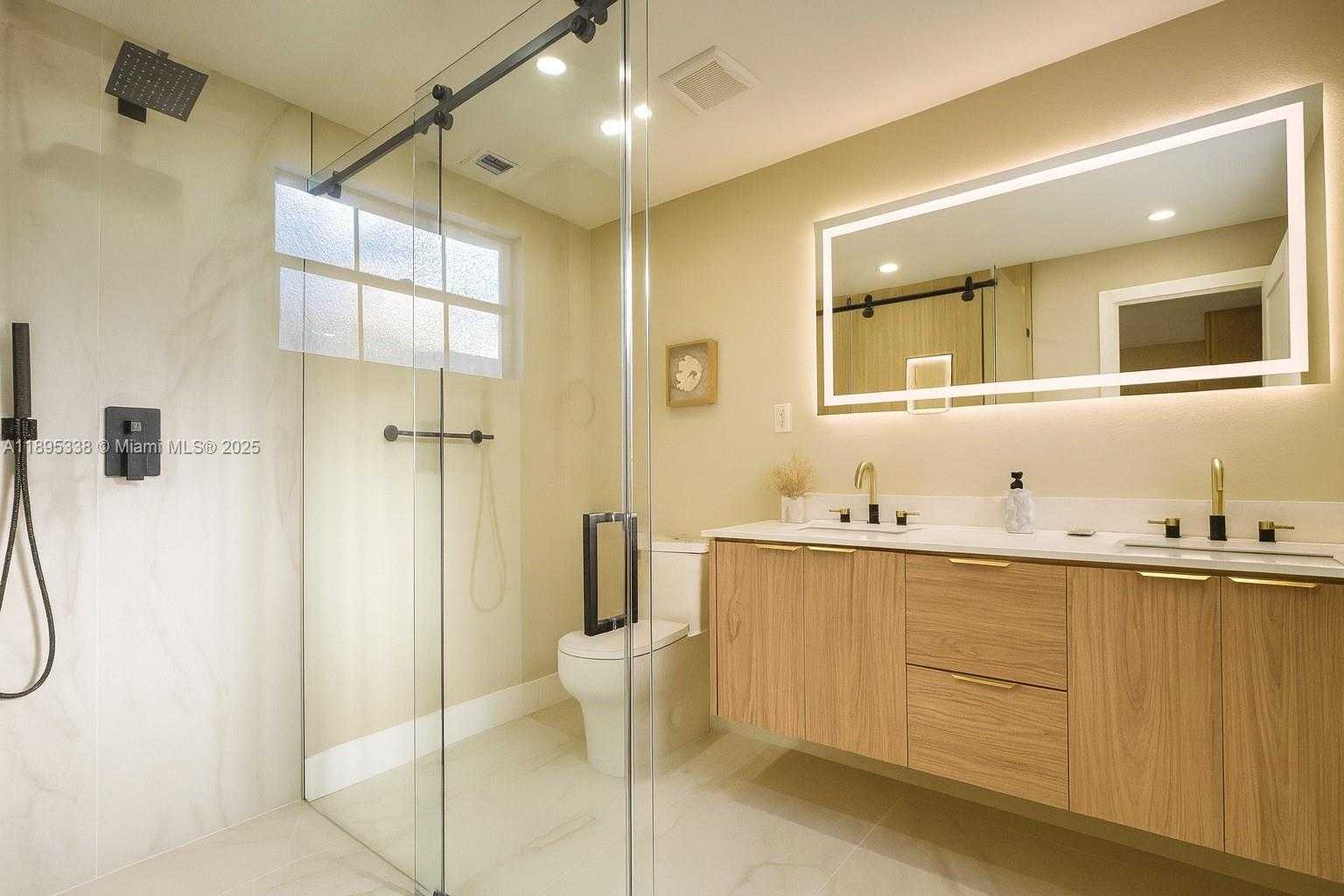 Small Image of 1399 NORTH EAST 38TH ST, Oakland Park Number 21