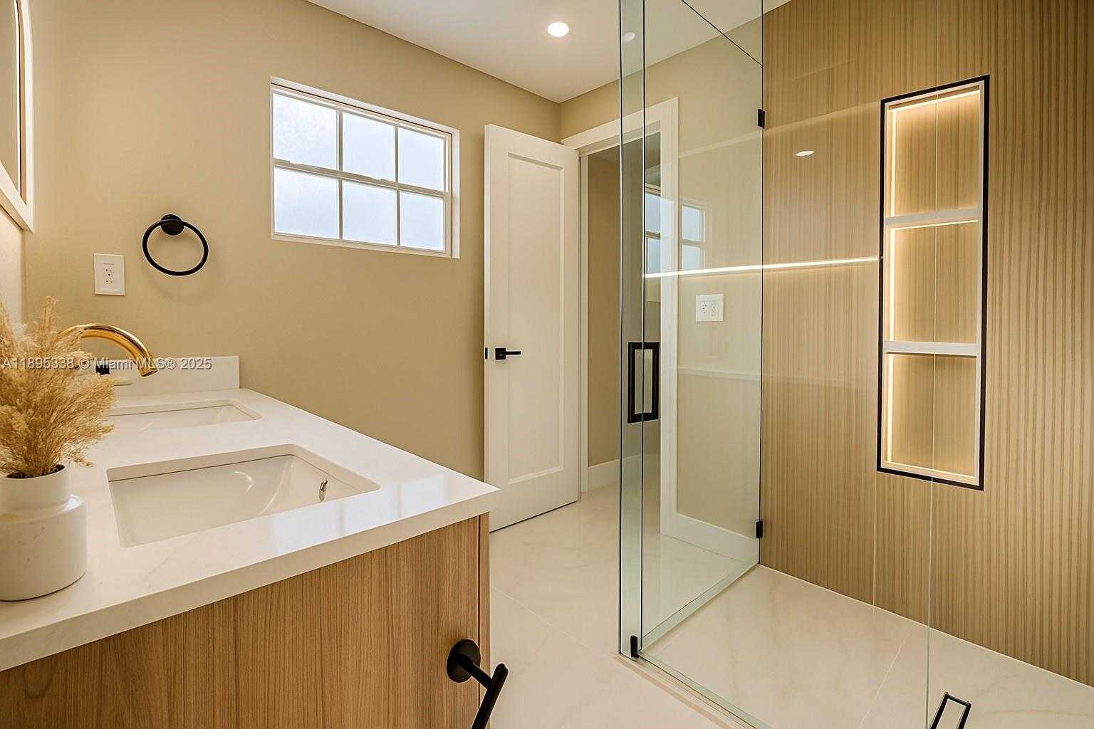 Small Image of 1399 NORTH EAST 38TH ST, Oakland Park Number 25