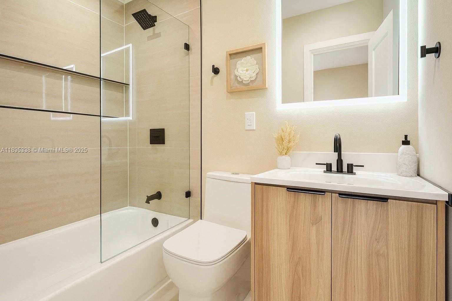 Small Image of 1399 NORTH EAST 38TH ST, Oakland Park Number 29